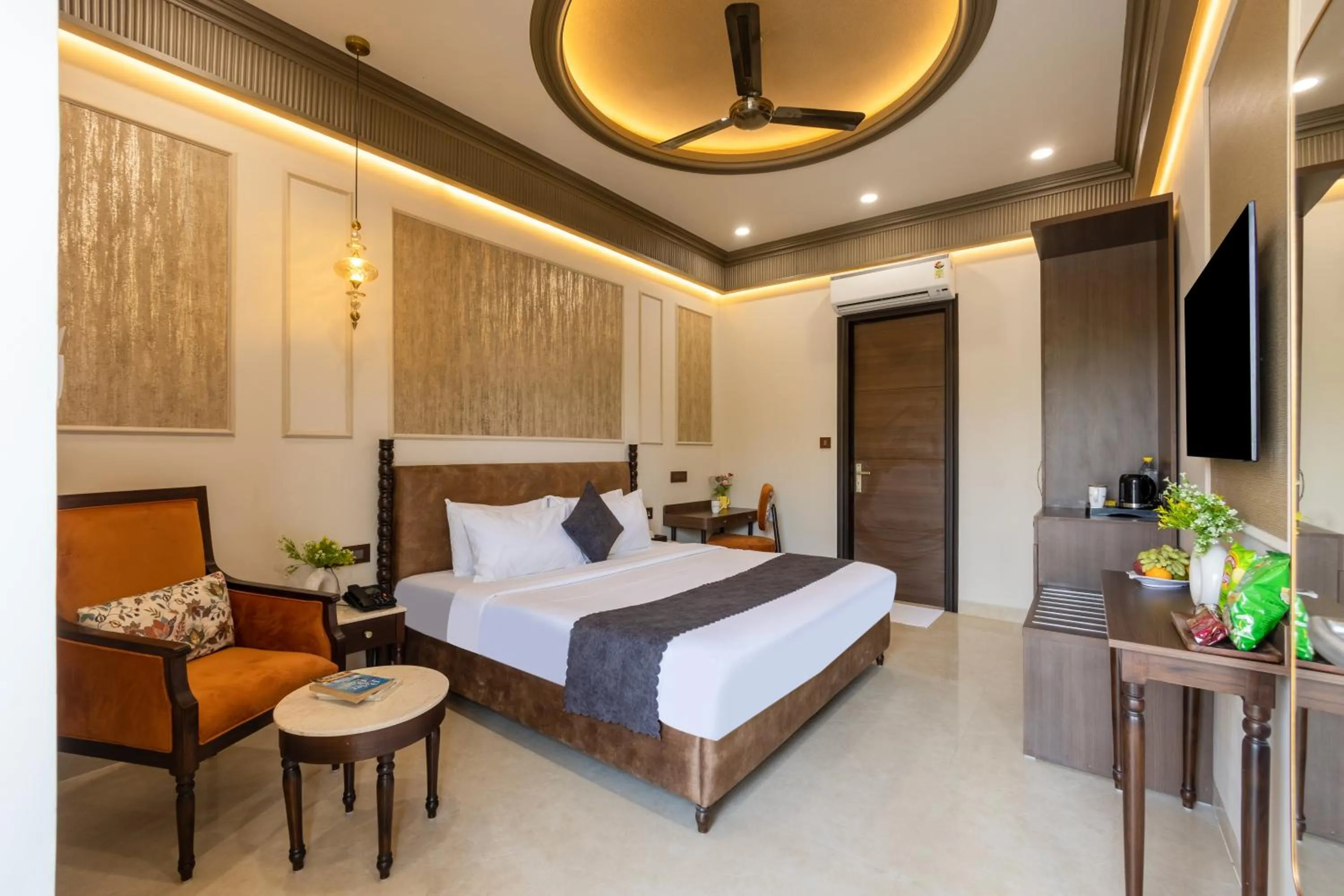 Bed in Saltstayz Autograph - Connaught Place