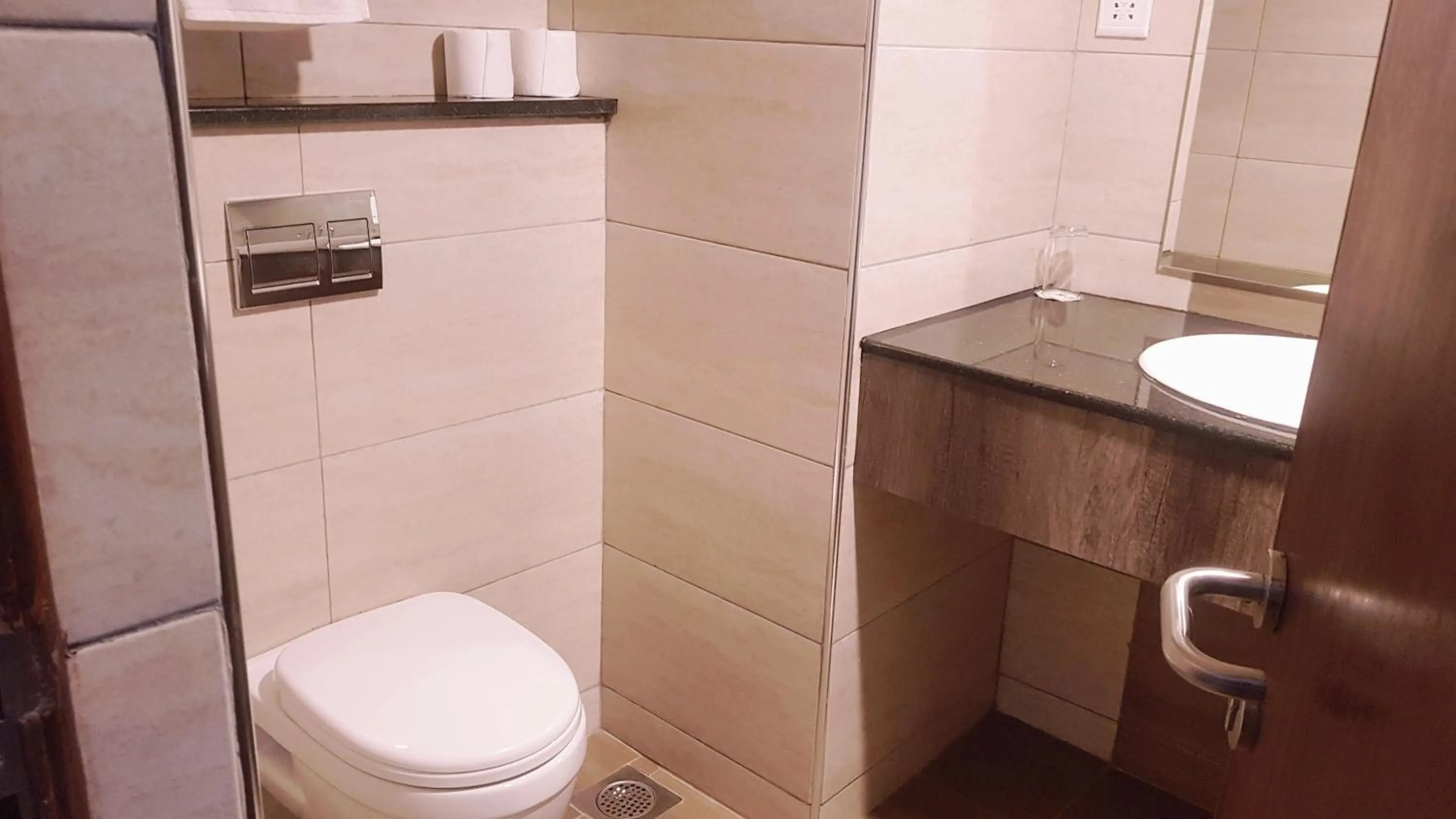 Toilet in Merica Hotel