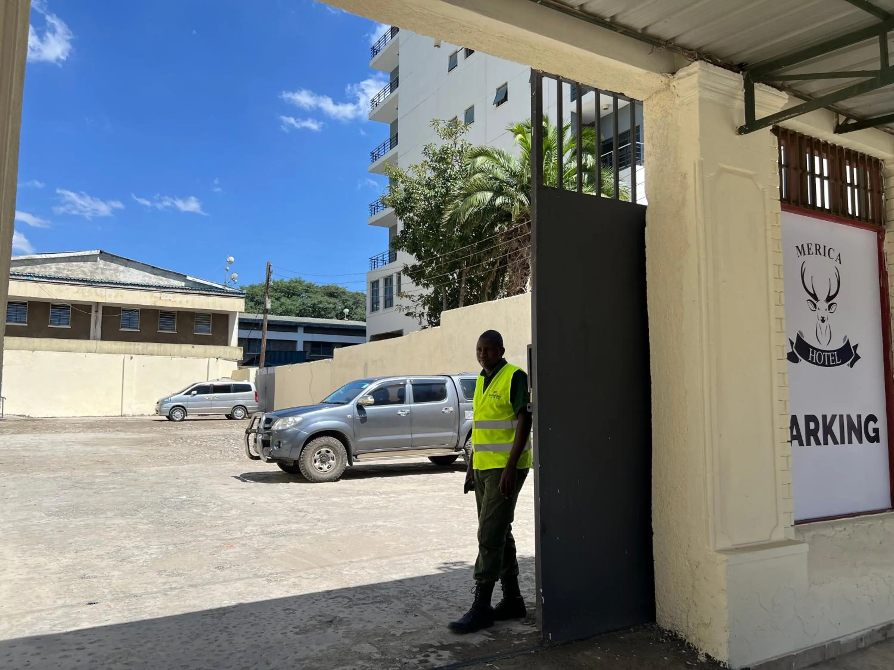 Parking in Merica Hotel