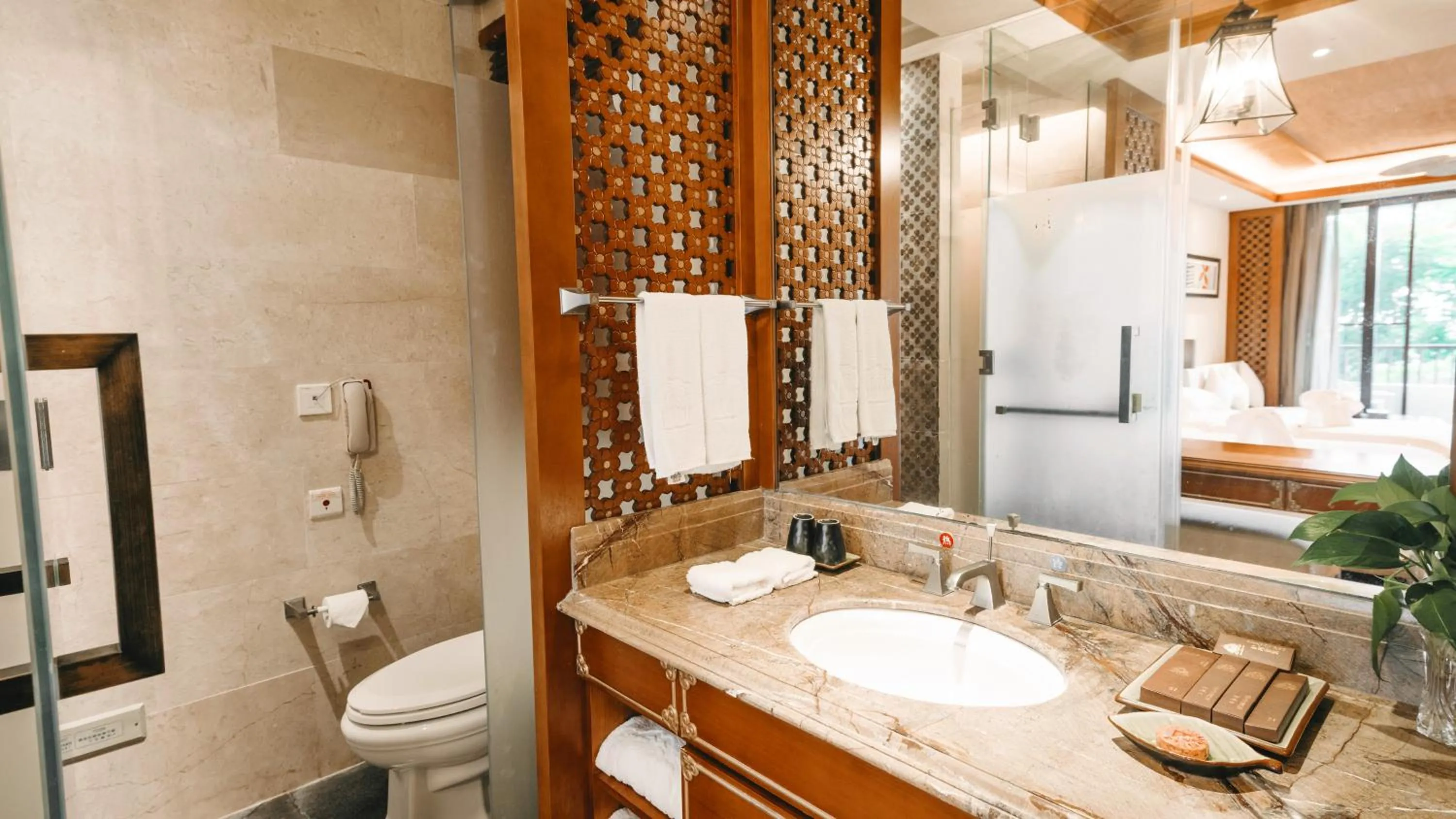 Toilet in Stony Brook Villa Jianguo Resort Sanya