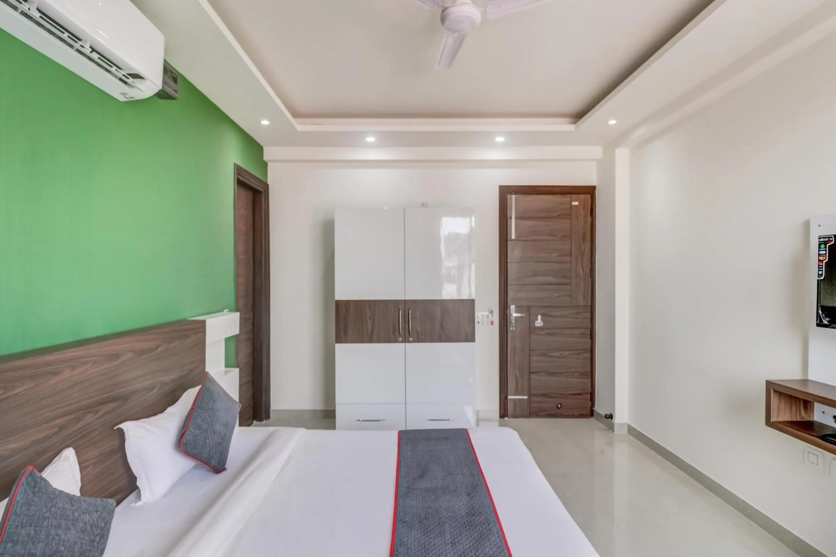 Bedroom, Bed in Hotel O Metro suites