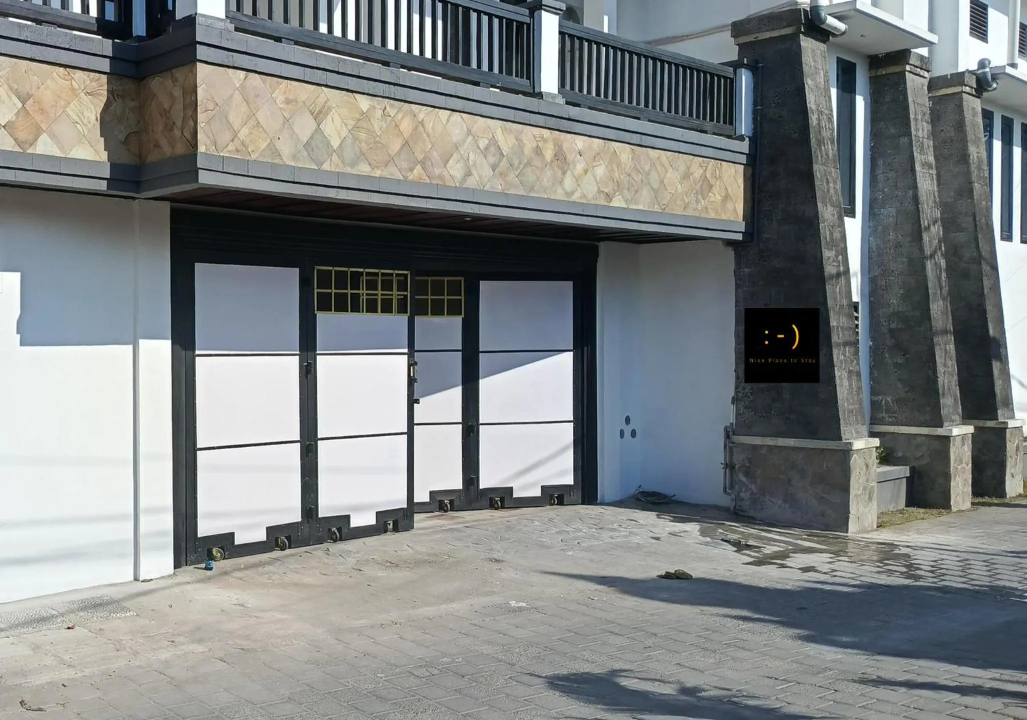 Property building in Nice Place To Stay - Rooftop Apartments