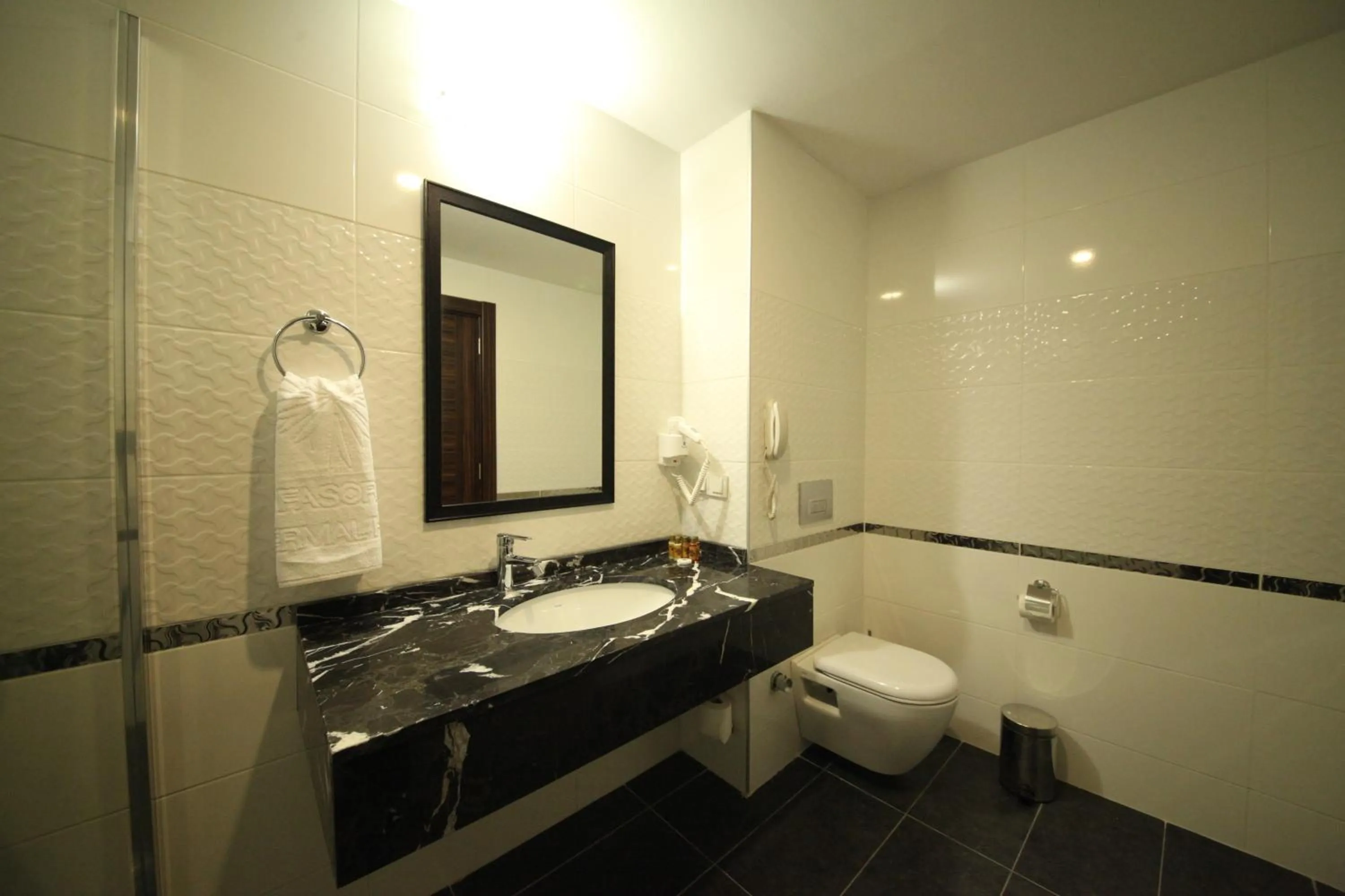 Bathroom in Safa Sorgun Thermal Hotel