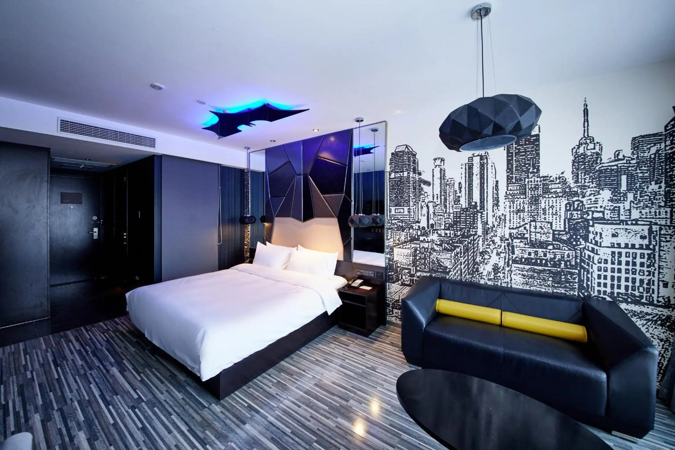 Bedroom, Bed in Orange Hotel Shanghai Hongkou Football Stadium Branch