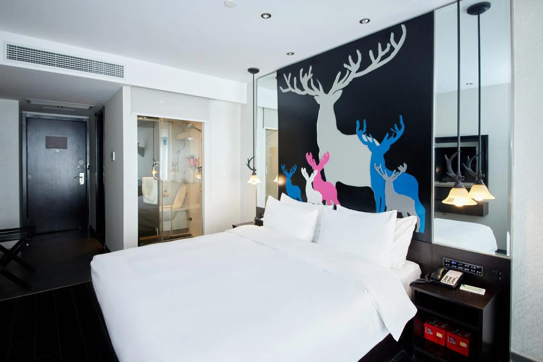 Bedroom, Bed in Orange Hotel Shanghai Hongkou Football Stadium Branch