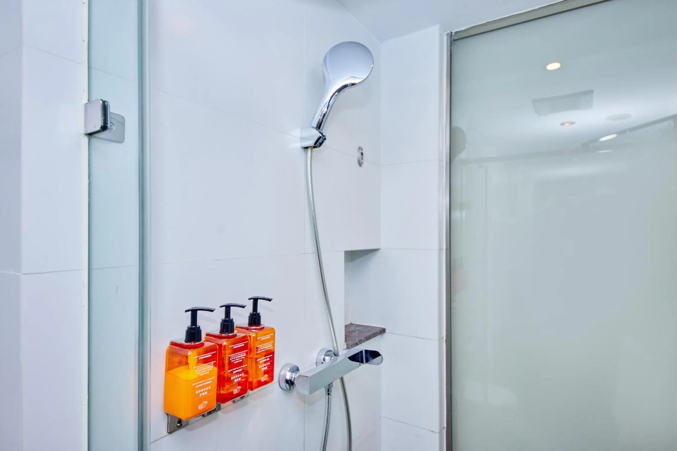 Shower in Orange Hotel Shanghai Hongkou Football Stadium Branch