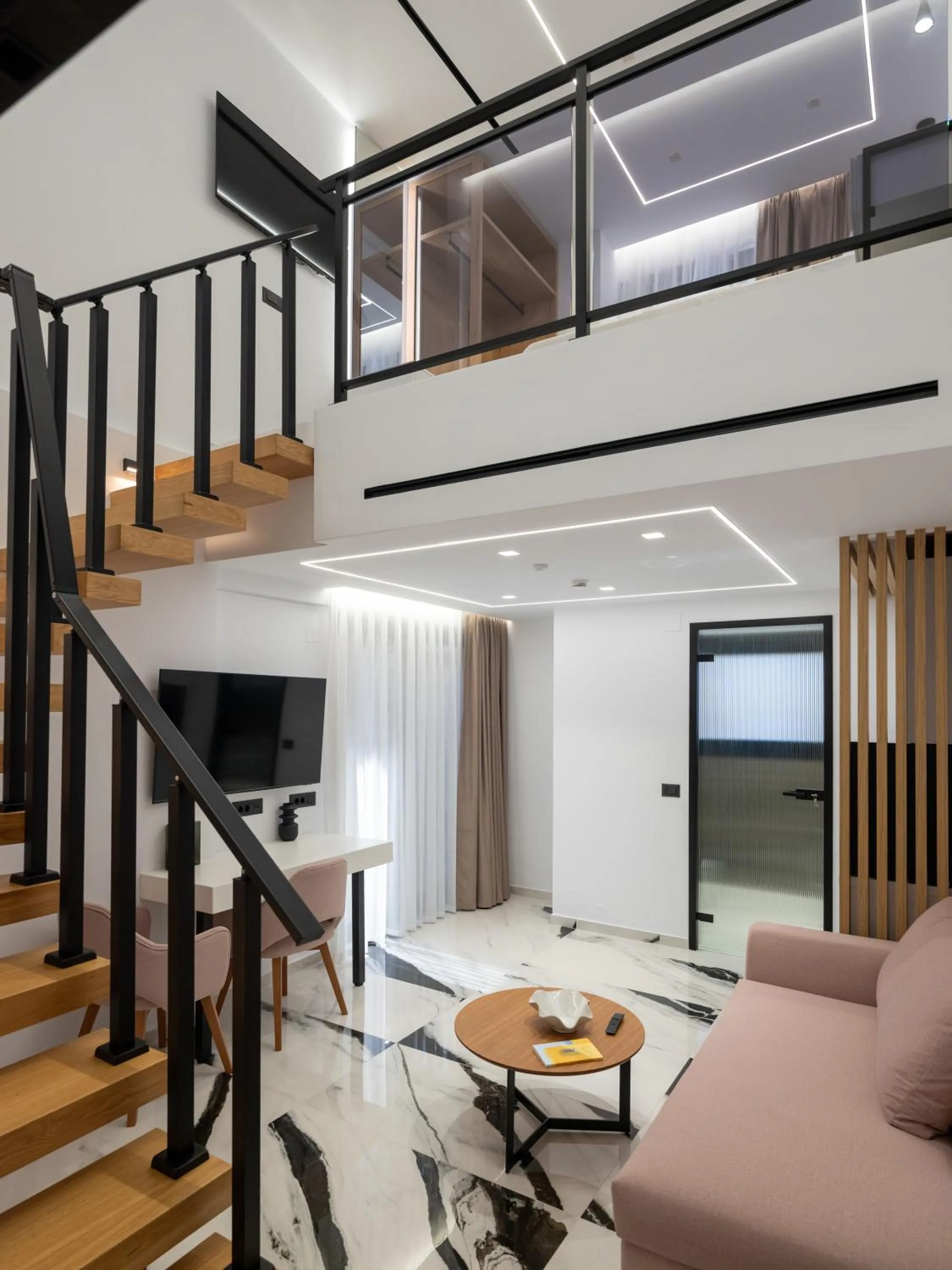 TV and multimedia in Captain Napoleon Paterakis CNP Luxurious Suites