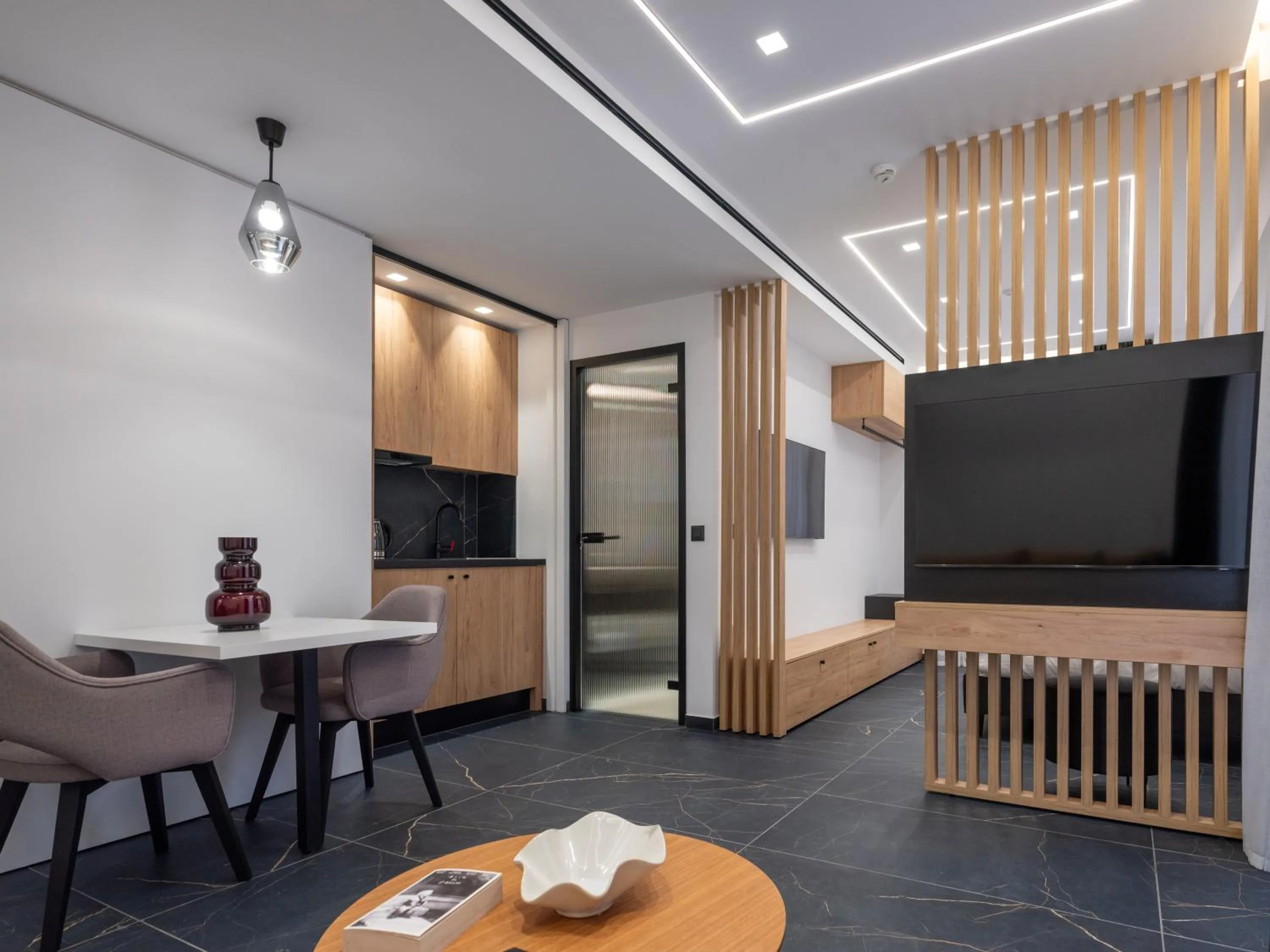 TV and multimedia in Captain Napoleon Paterakis CNP Luxurious Suites