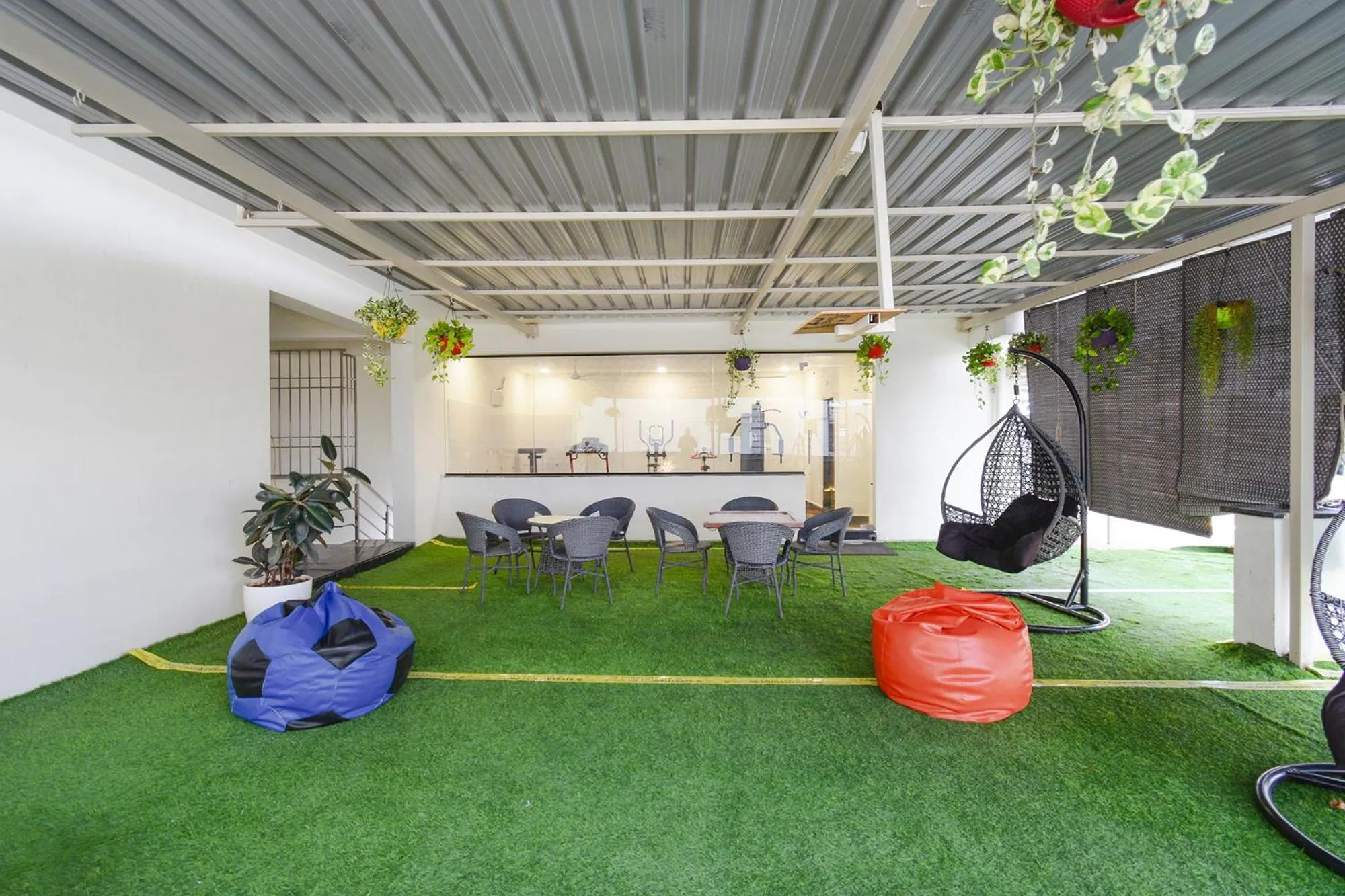 Restaurant/places to eat in FabHotel Prime Cozy - Nr Yashoda Hospital, Hitech City