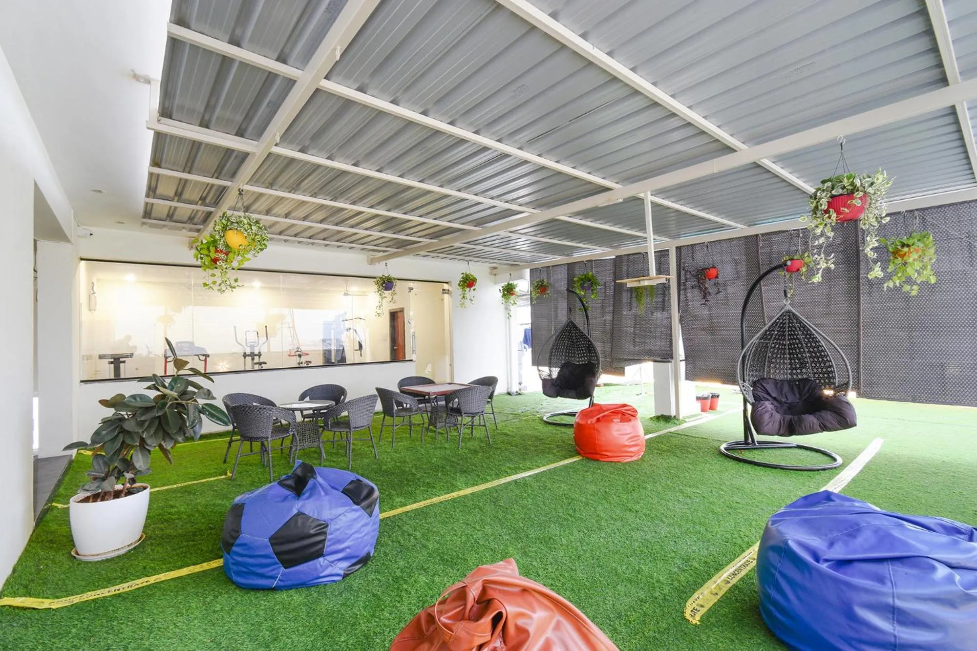 Restaurant/places to eat in FabHotel Prime Cozy - Nr Yashoda Hospital, Hitech City