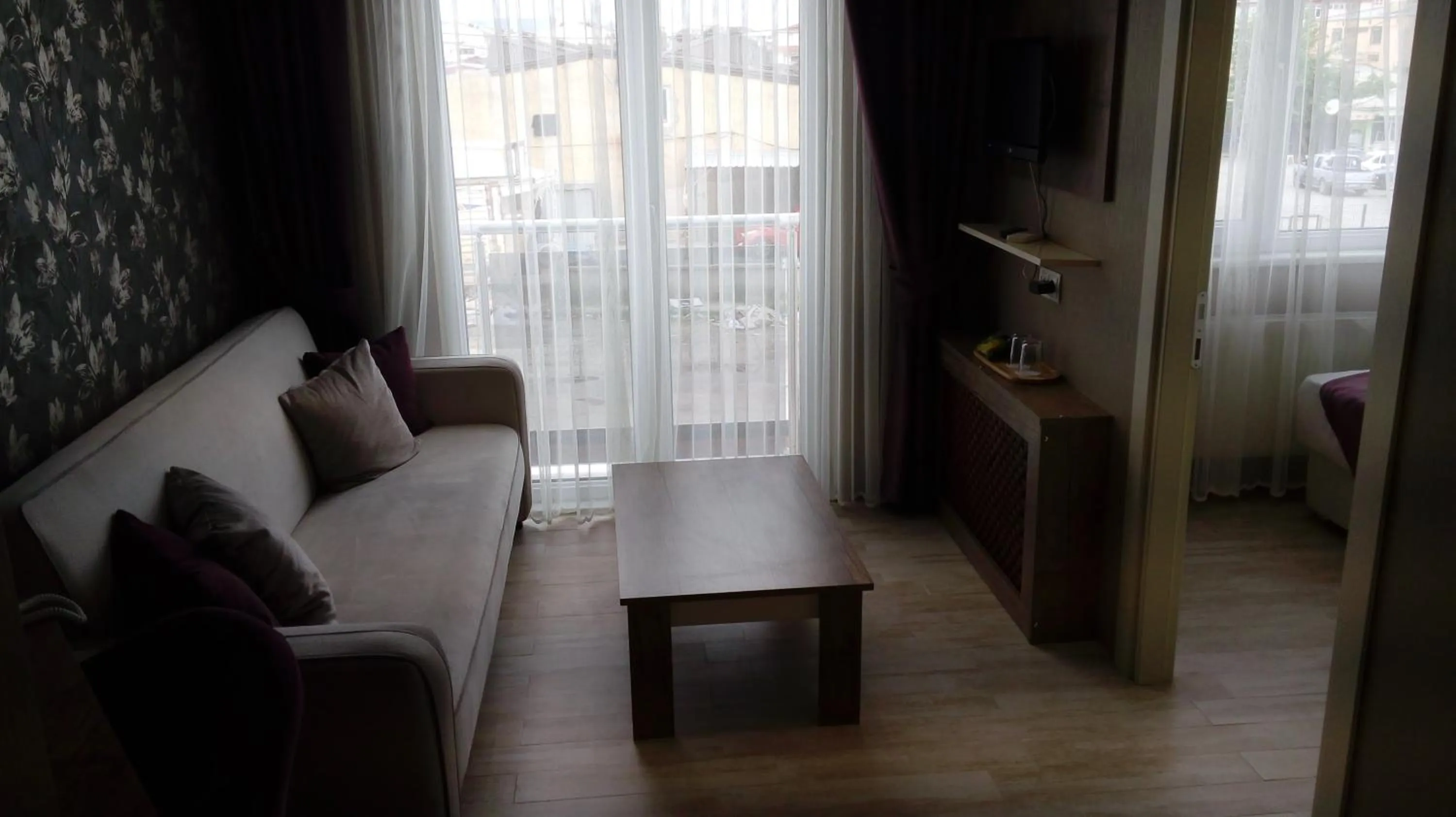 Living room in Udi Hotel