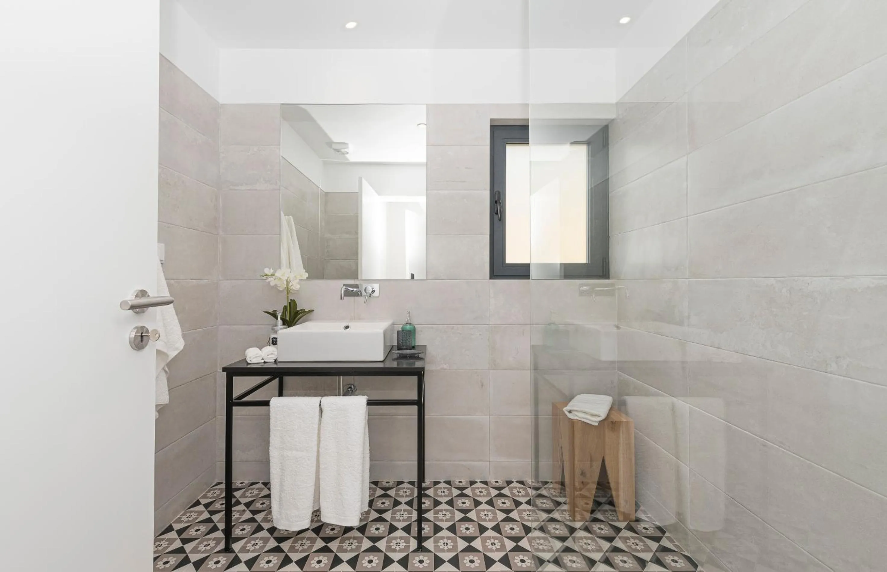 Bathroom in Estoril Village Guest House