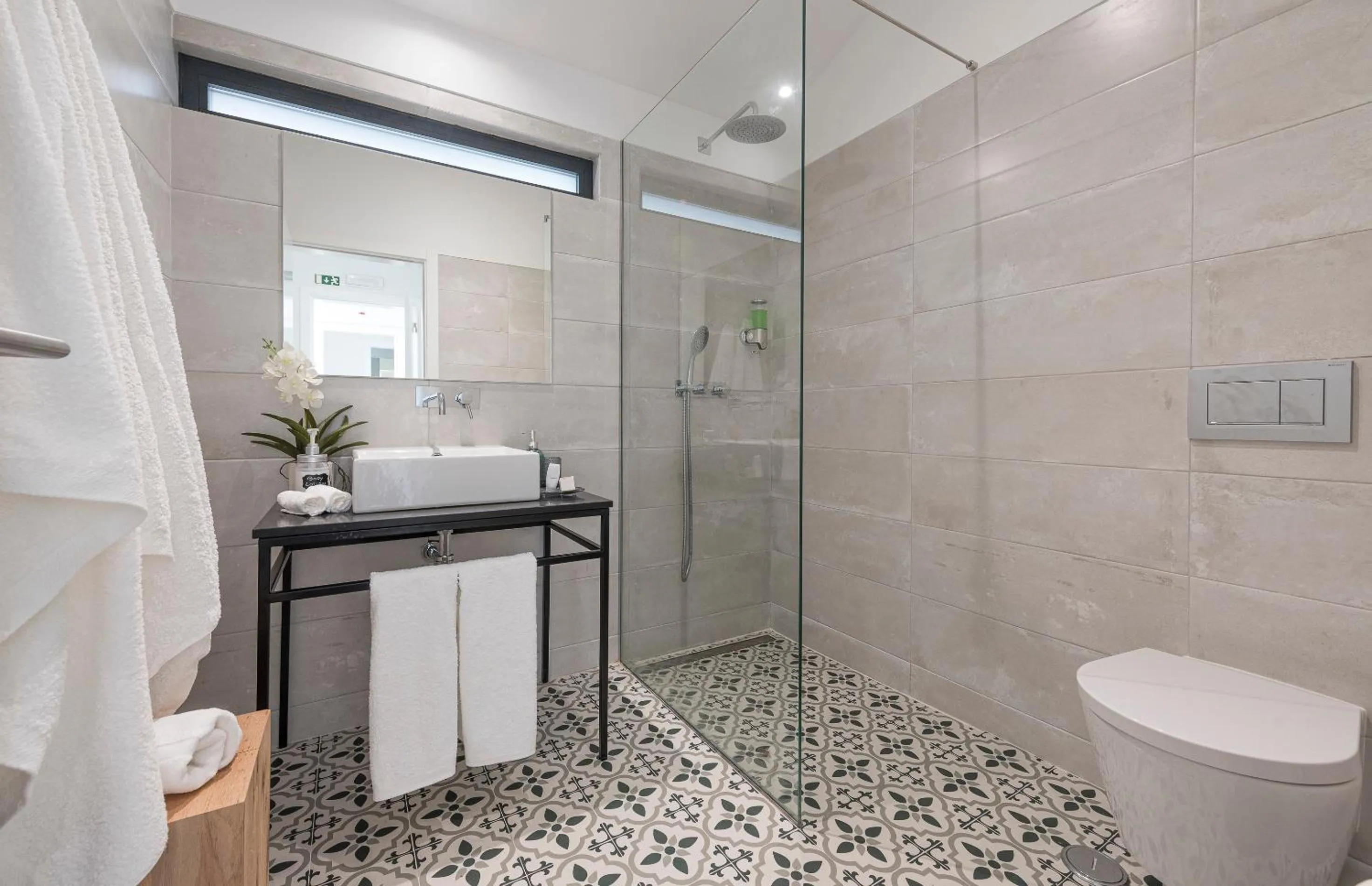 Bathroom in Estoril Village Guest House