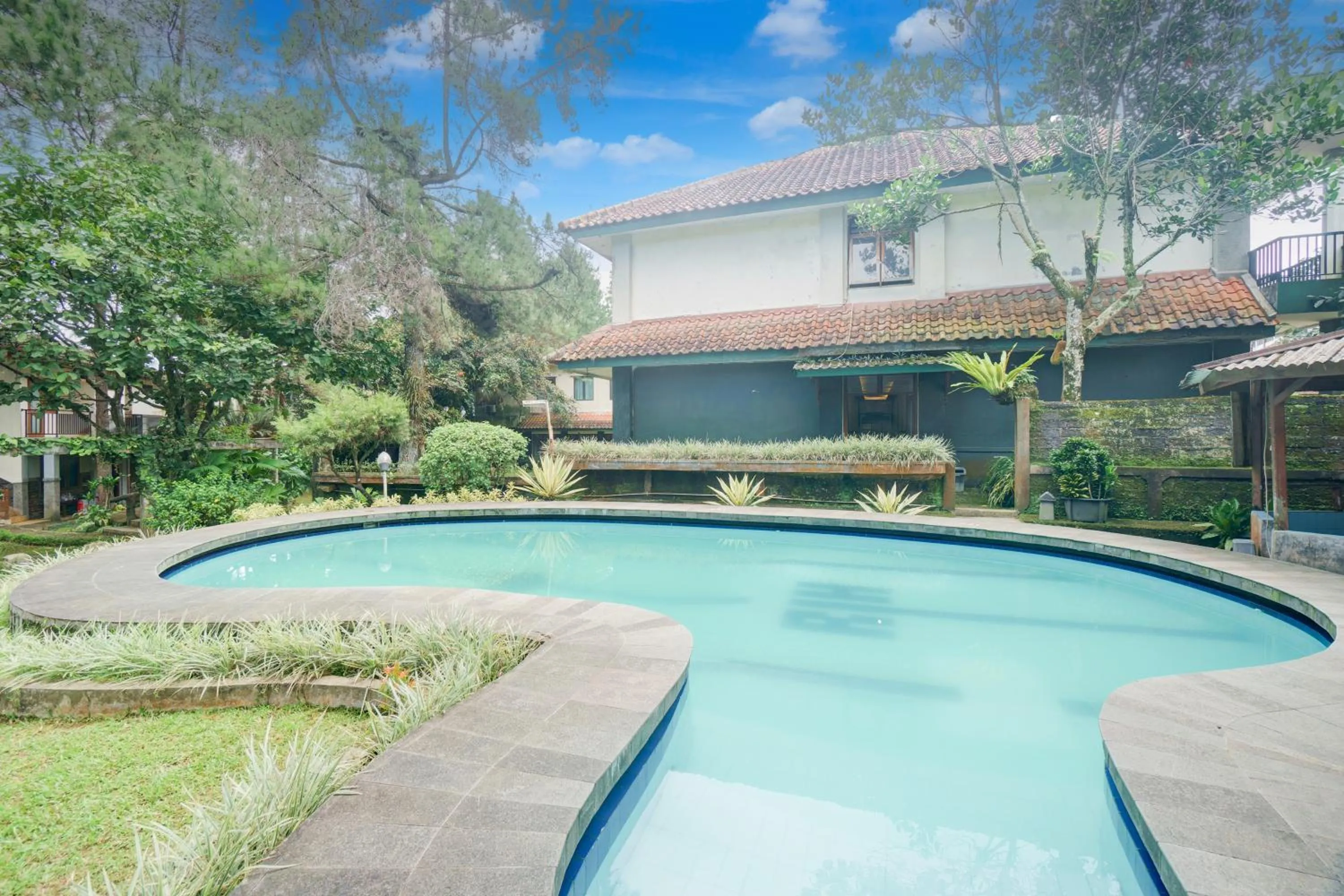 Swimming pool in Hotel O Bogor near Taman Safari formerly Hotel Rudian 1