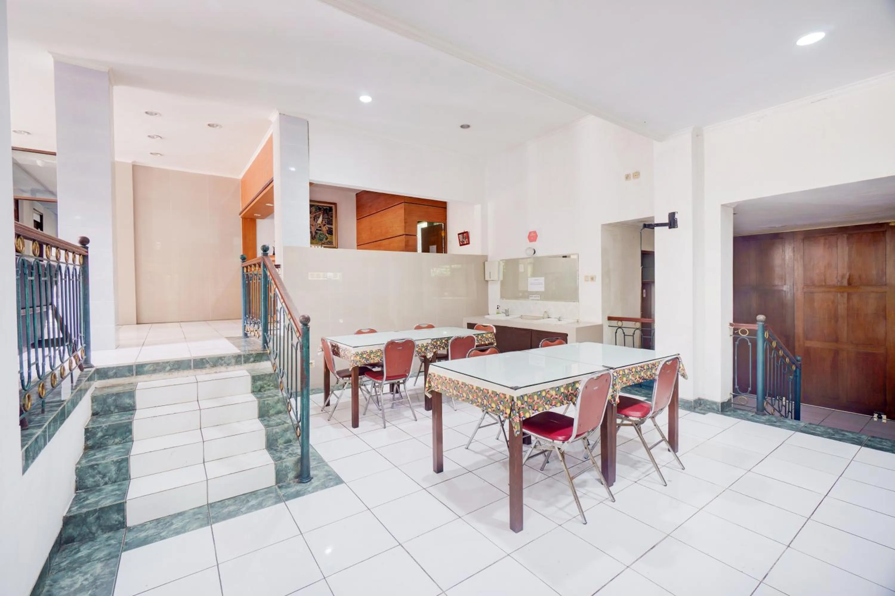 Dining area in Hotel O Bogor near Taman Safari formerly Hotel Rudian 1