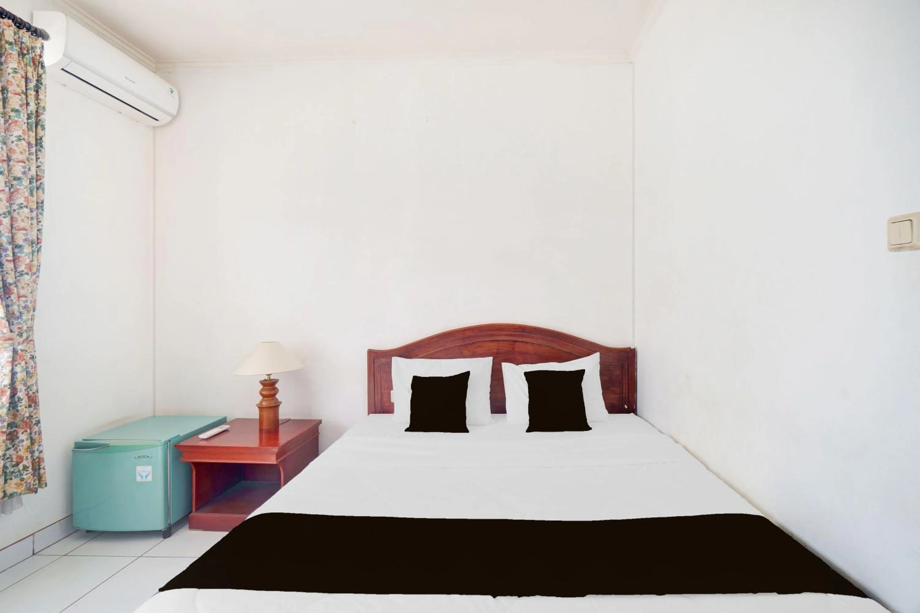 Bedroom, Bed in Hotel O Bogor near Taman Safari formerly Hotel Rudian 1