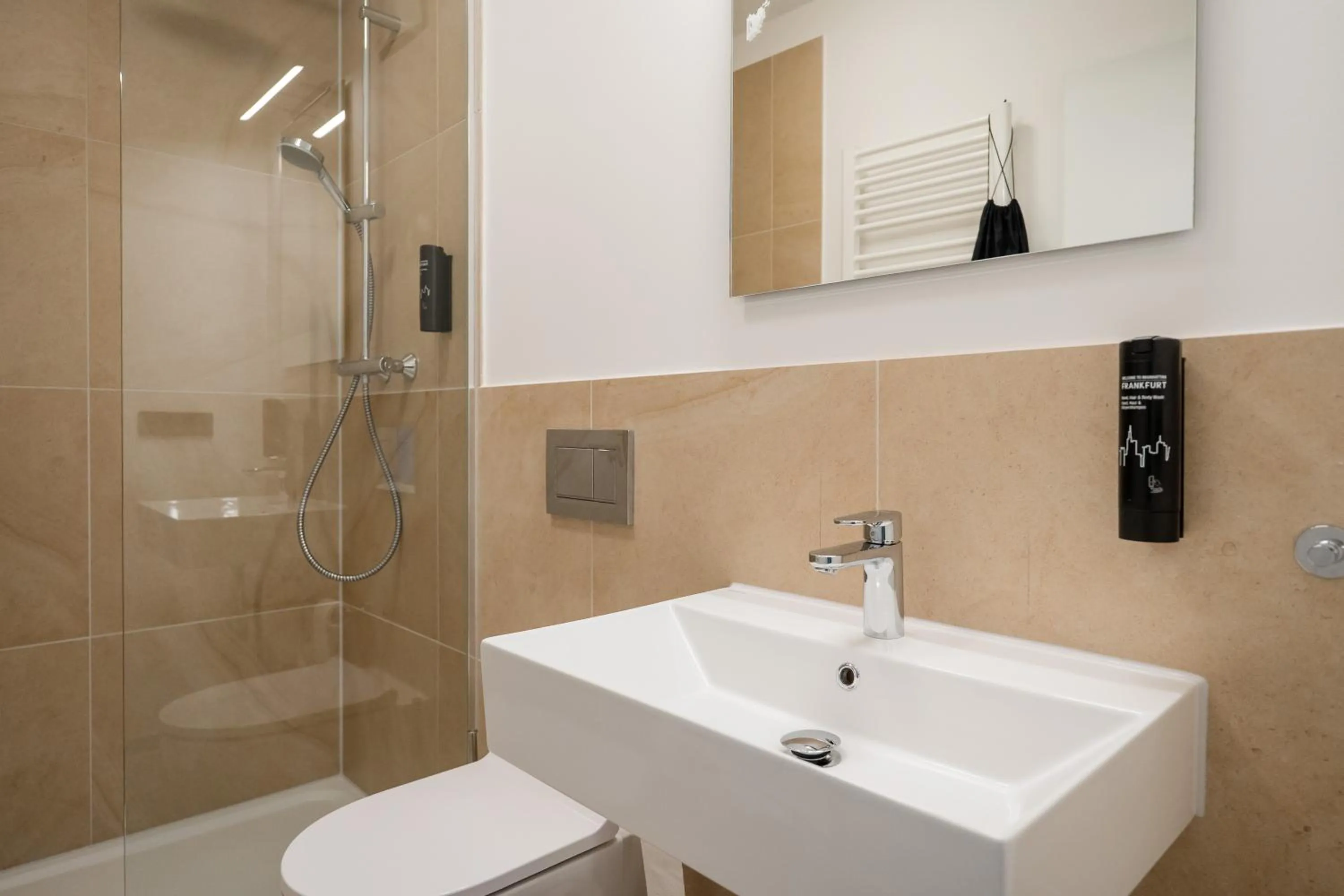 Shower in Homaris Apartments Nibelungen