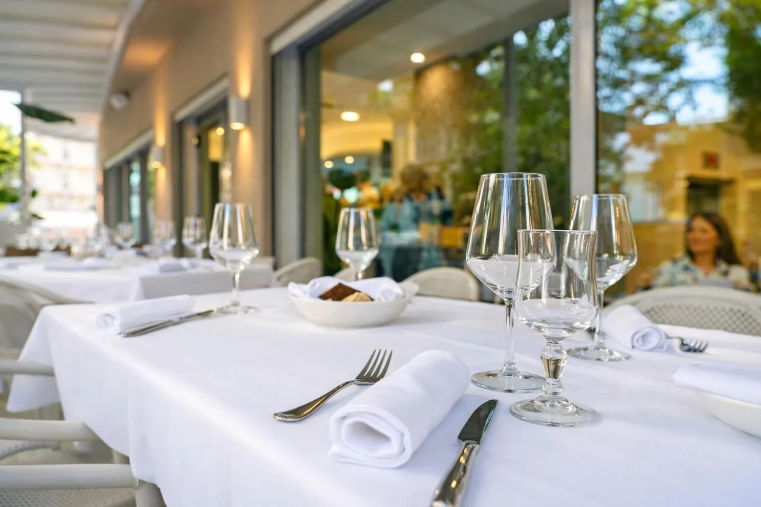 Restaurant/places to eat in Hotel Regal