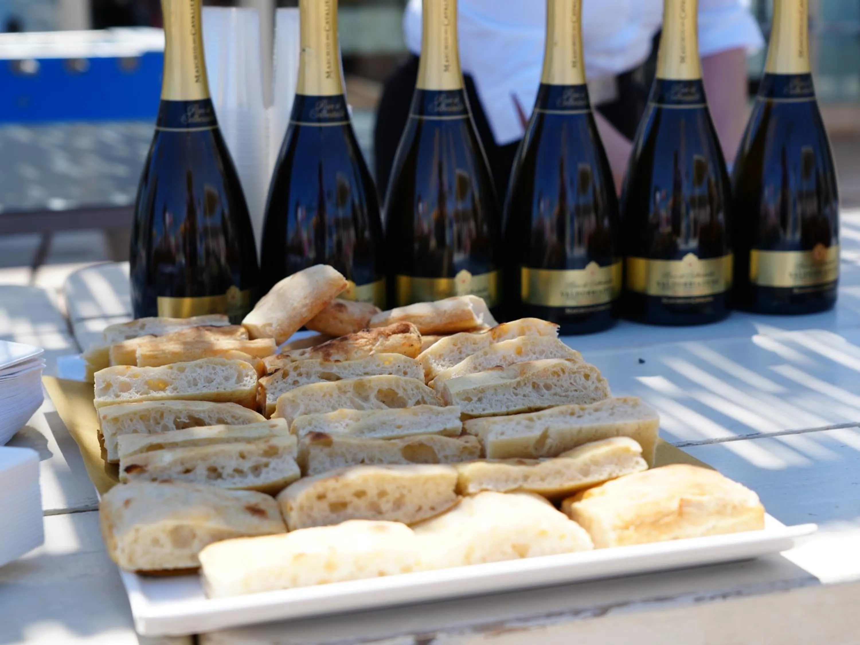 Restaurant/places to eat in Hotel Regal