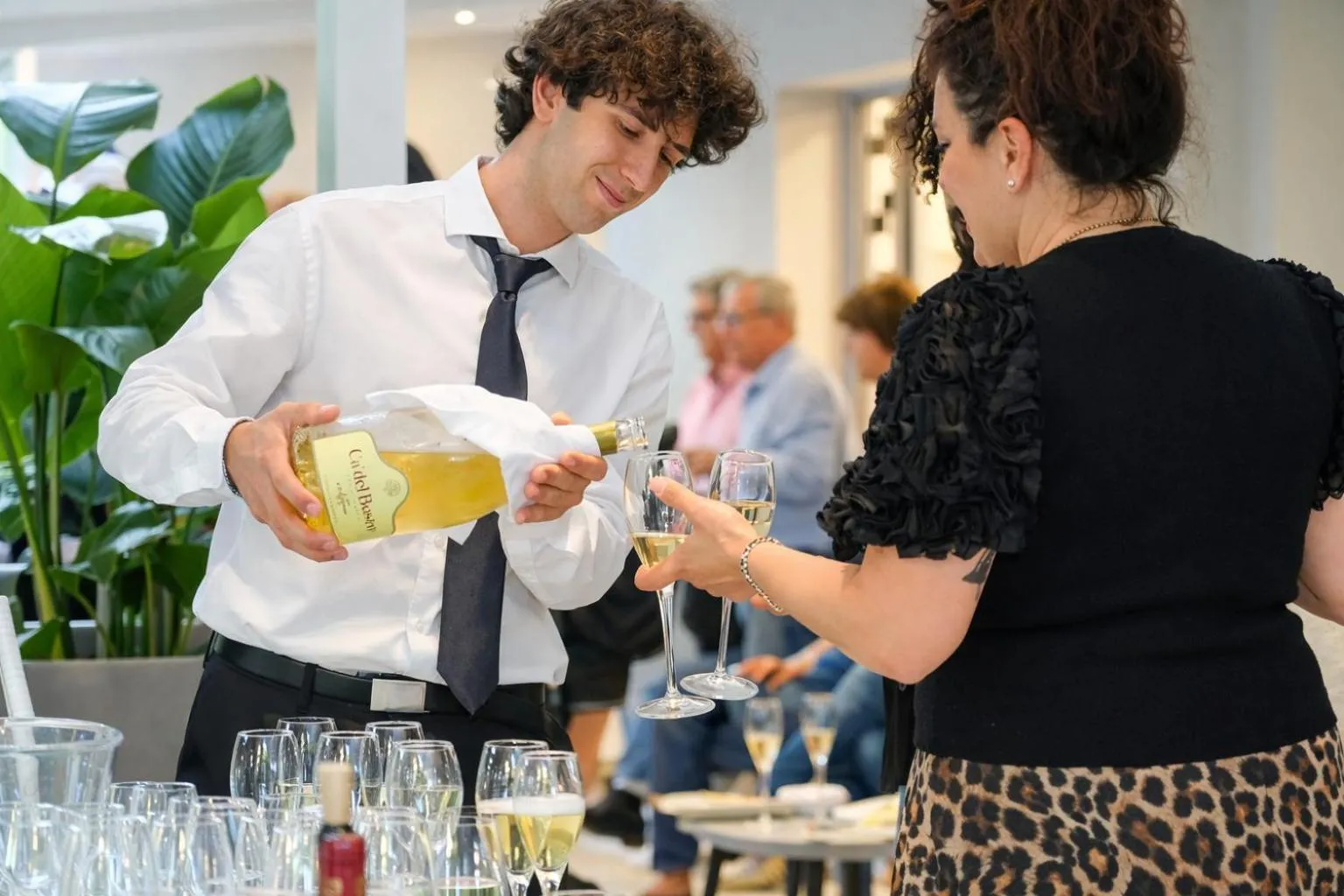 Restaurant/places to eat in Hotel Regal