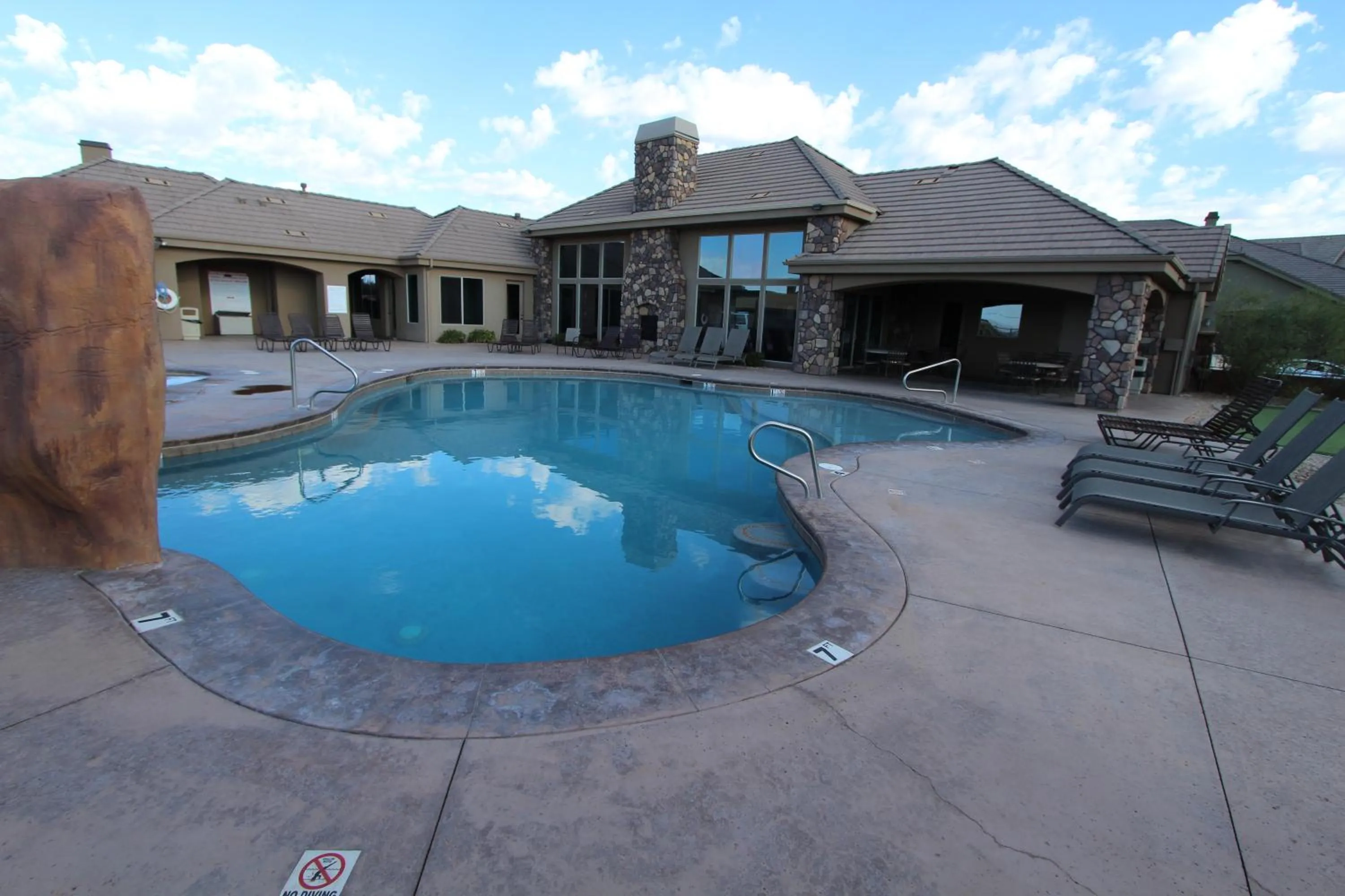 BBQ facilities in Canyon Villas at Coral Ridge