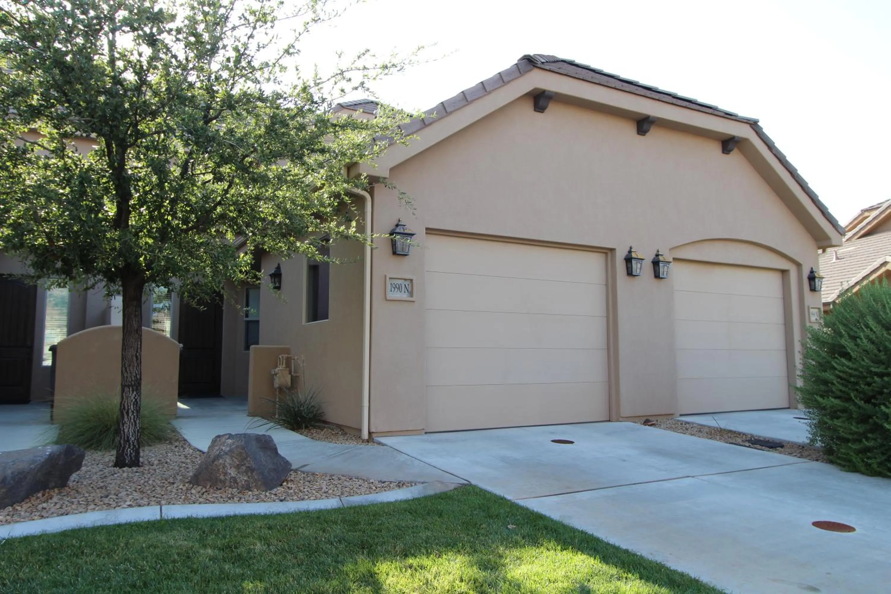 Property building in Canyon Villas at Coral Ridge