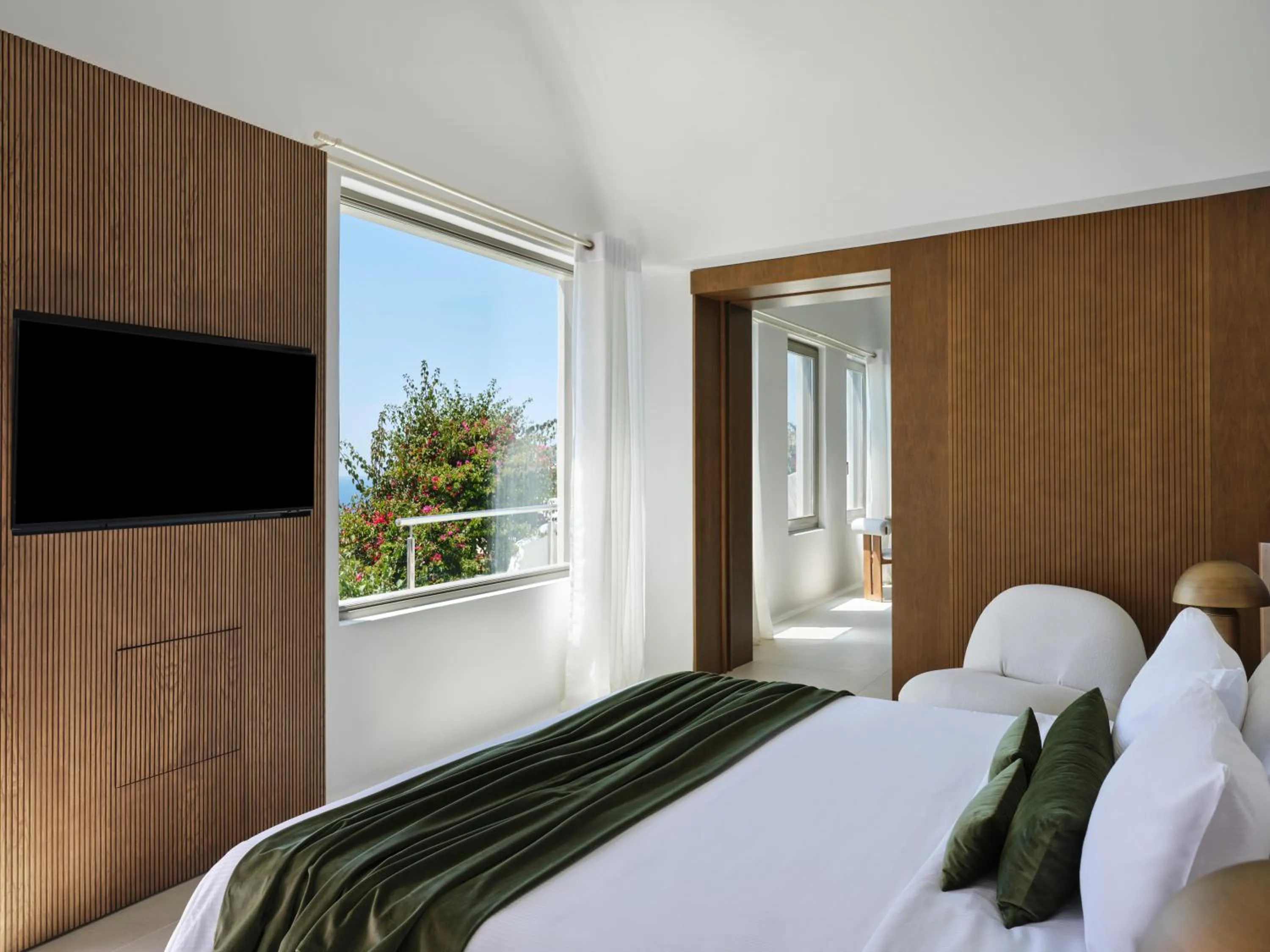 Photo of the whole room, Bed in Andronis Luxury Suites