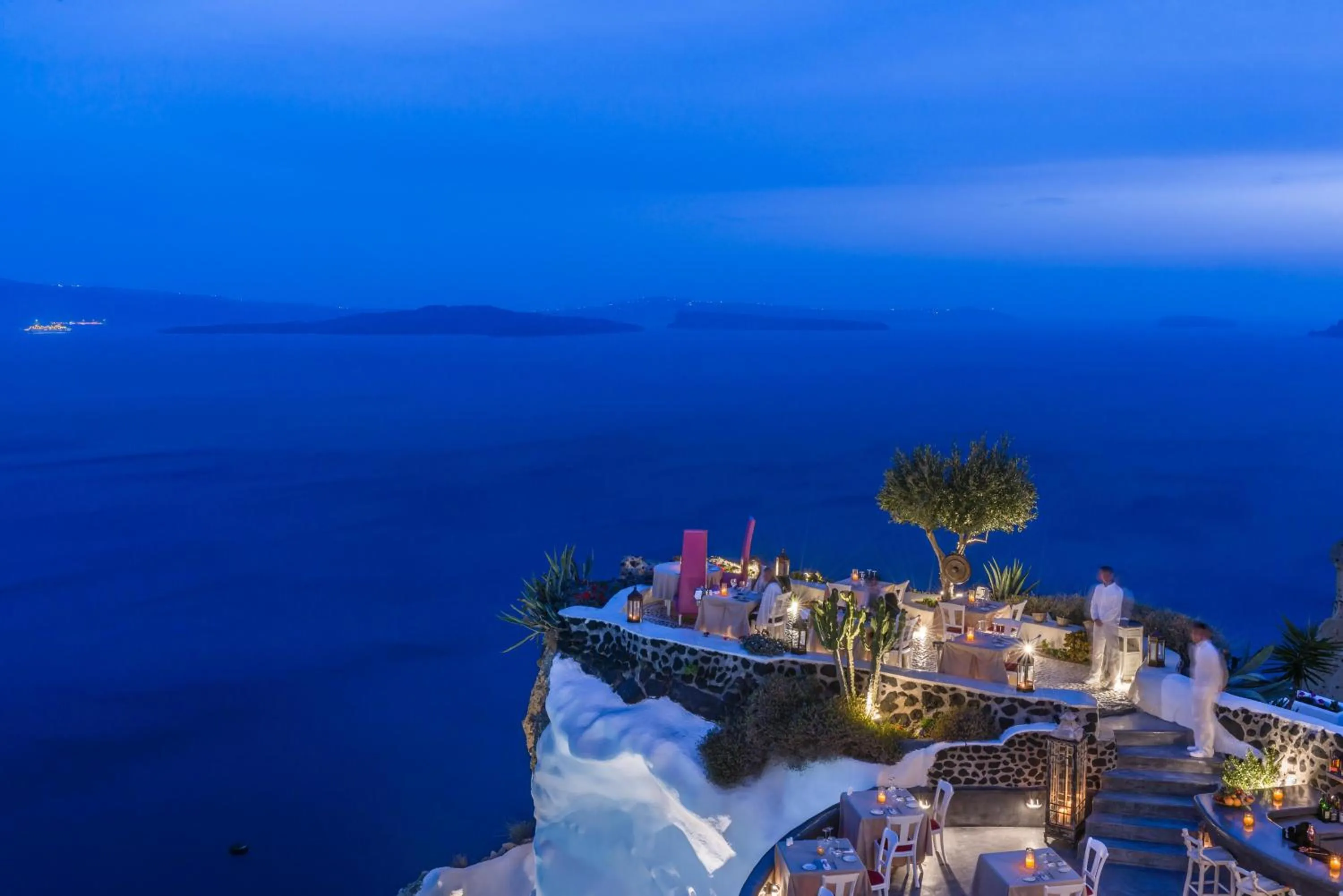 Restaurant/places to eat in Andronis Luxury Suites