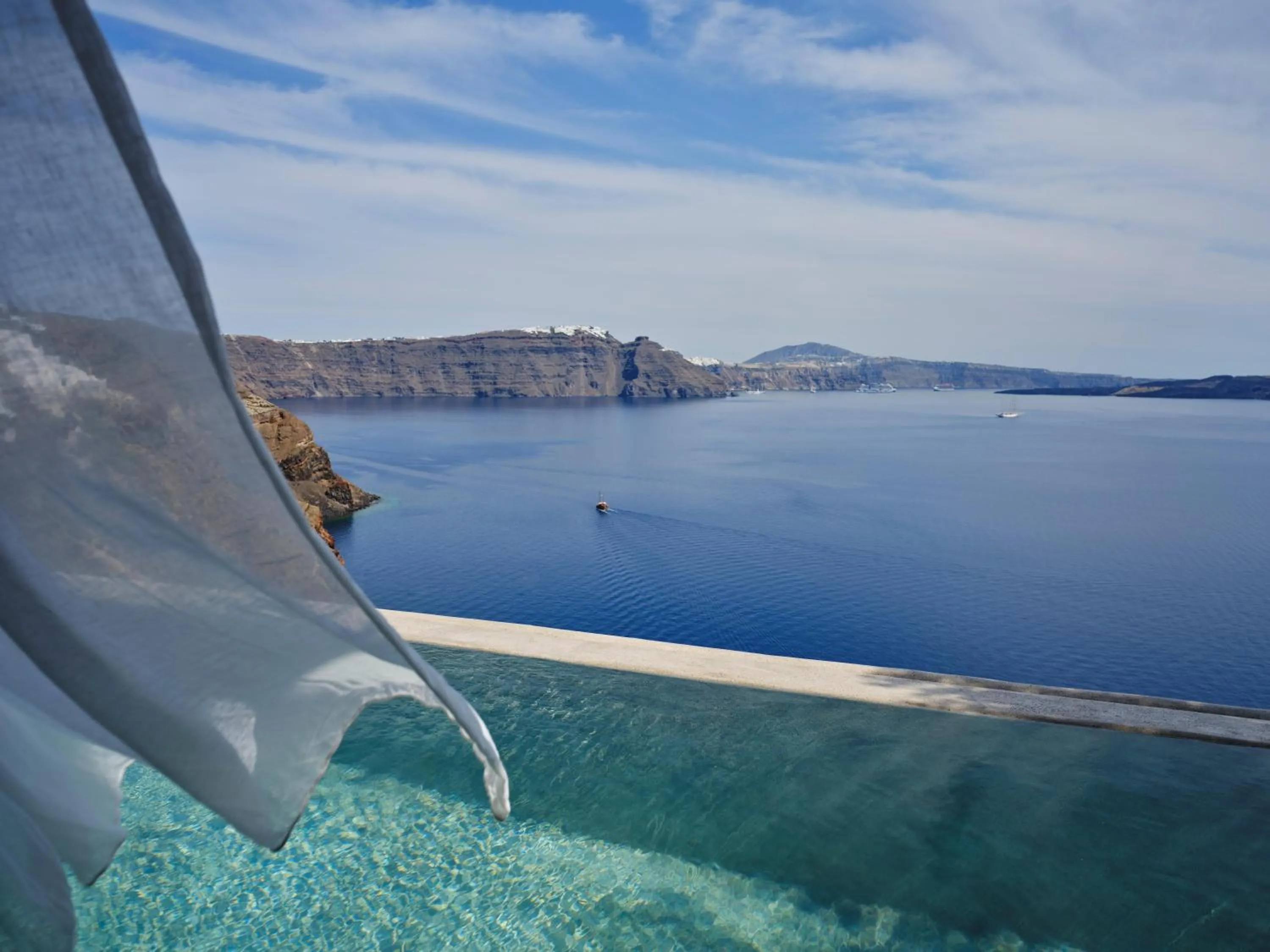 Photo of the whole room in Andronis Luxury Suites