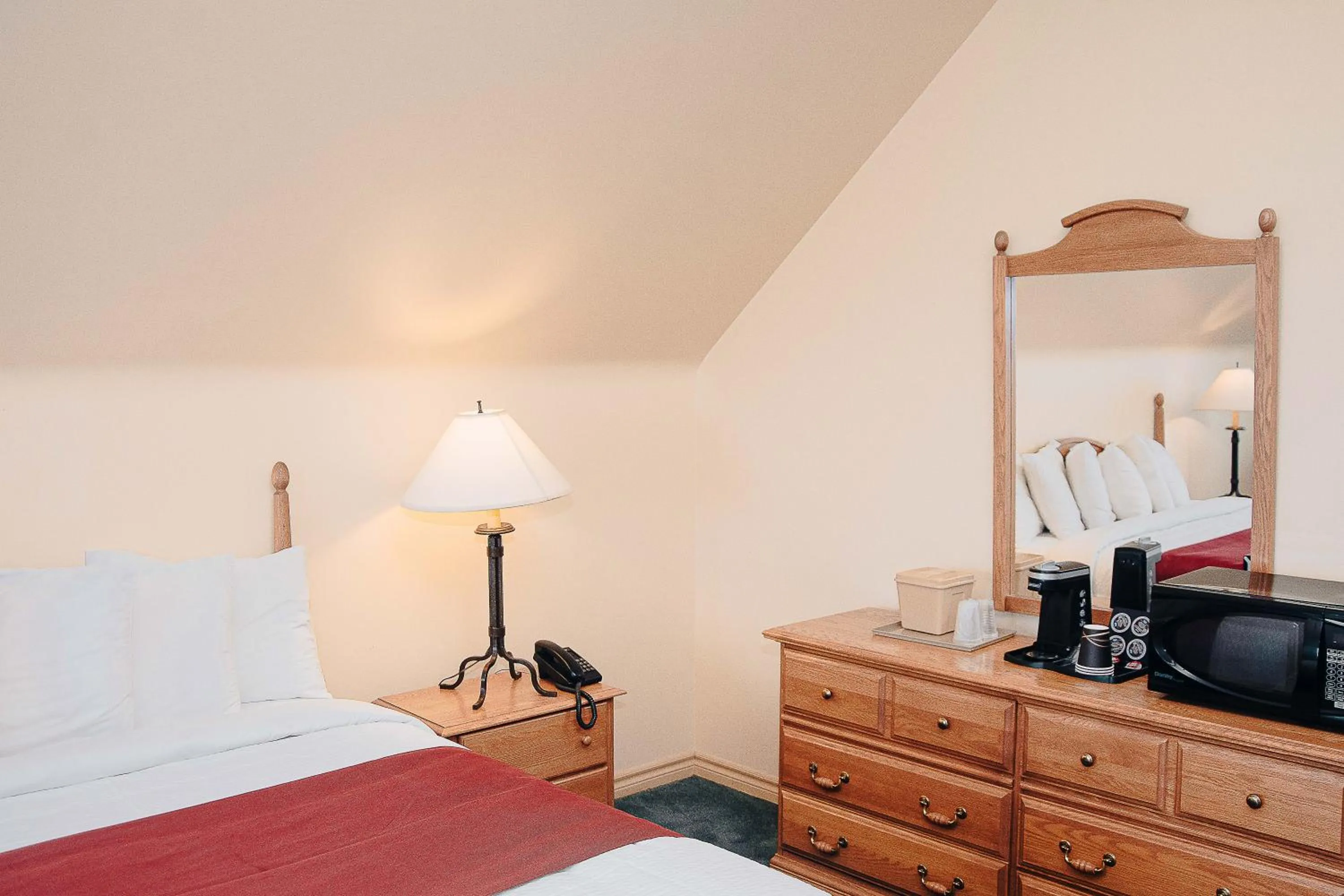 Property building, Bed in Ceilidh Country Lodge