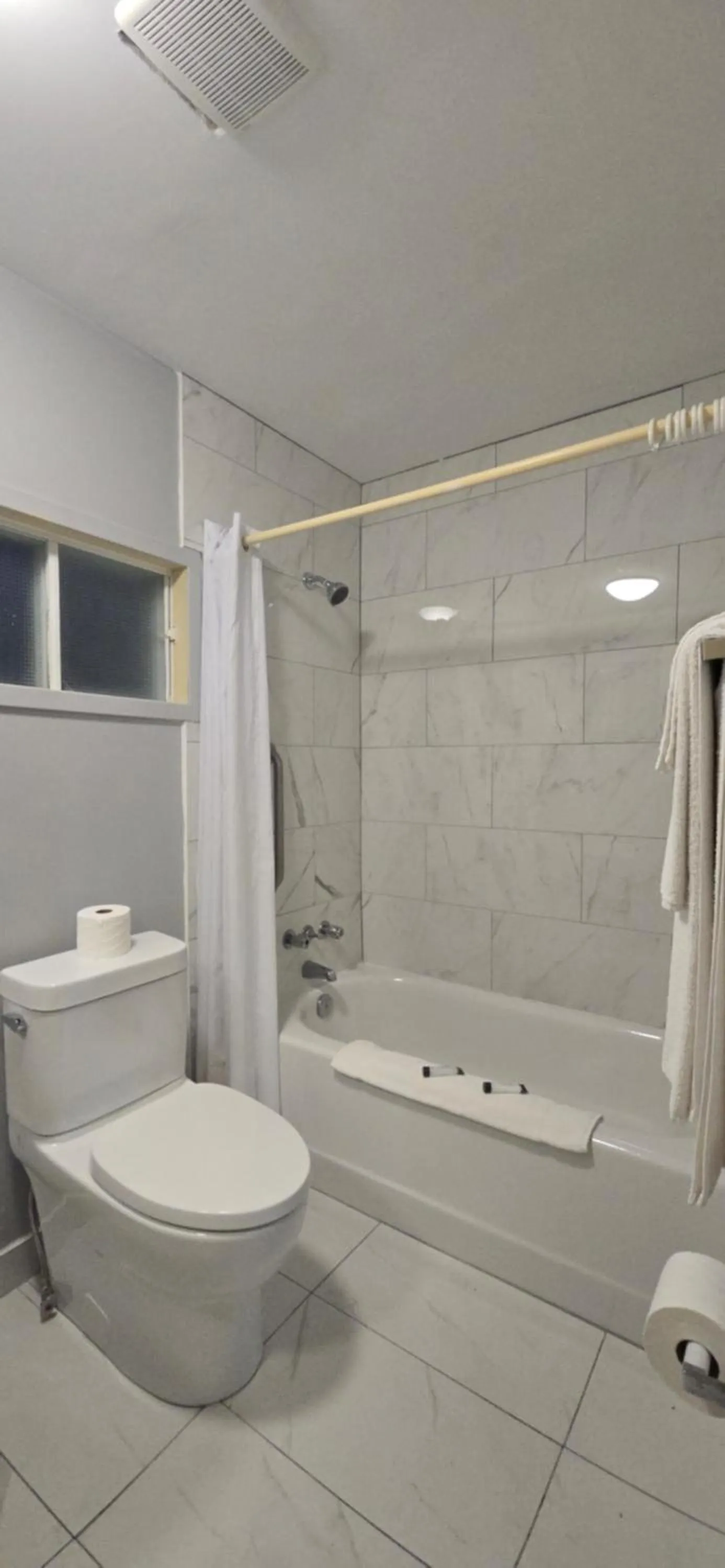 Bathroom in Ceilidh Country Lodge