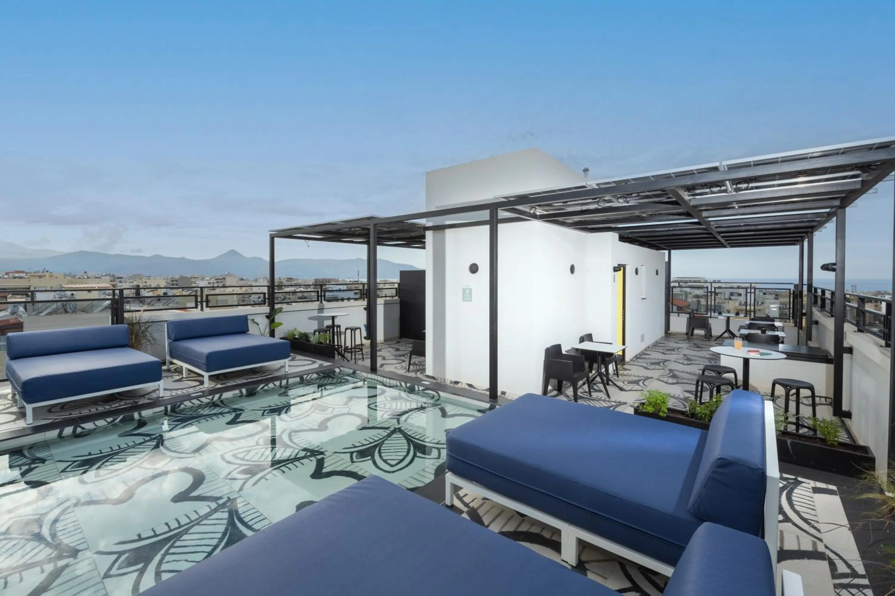 Day in The Pal Living in a Concept