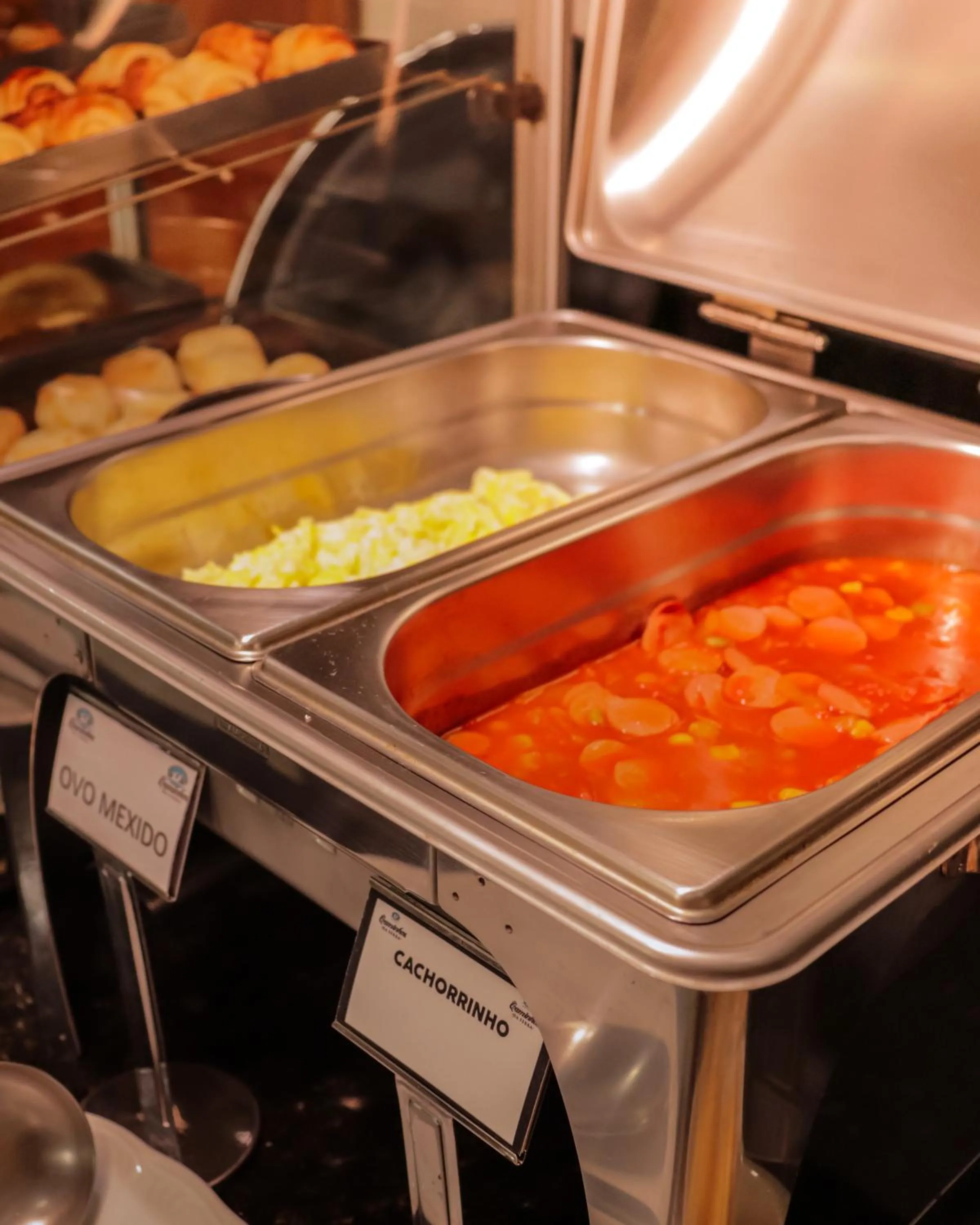 Buffet breakfast in Hotel Caminhos da Serra