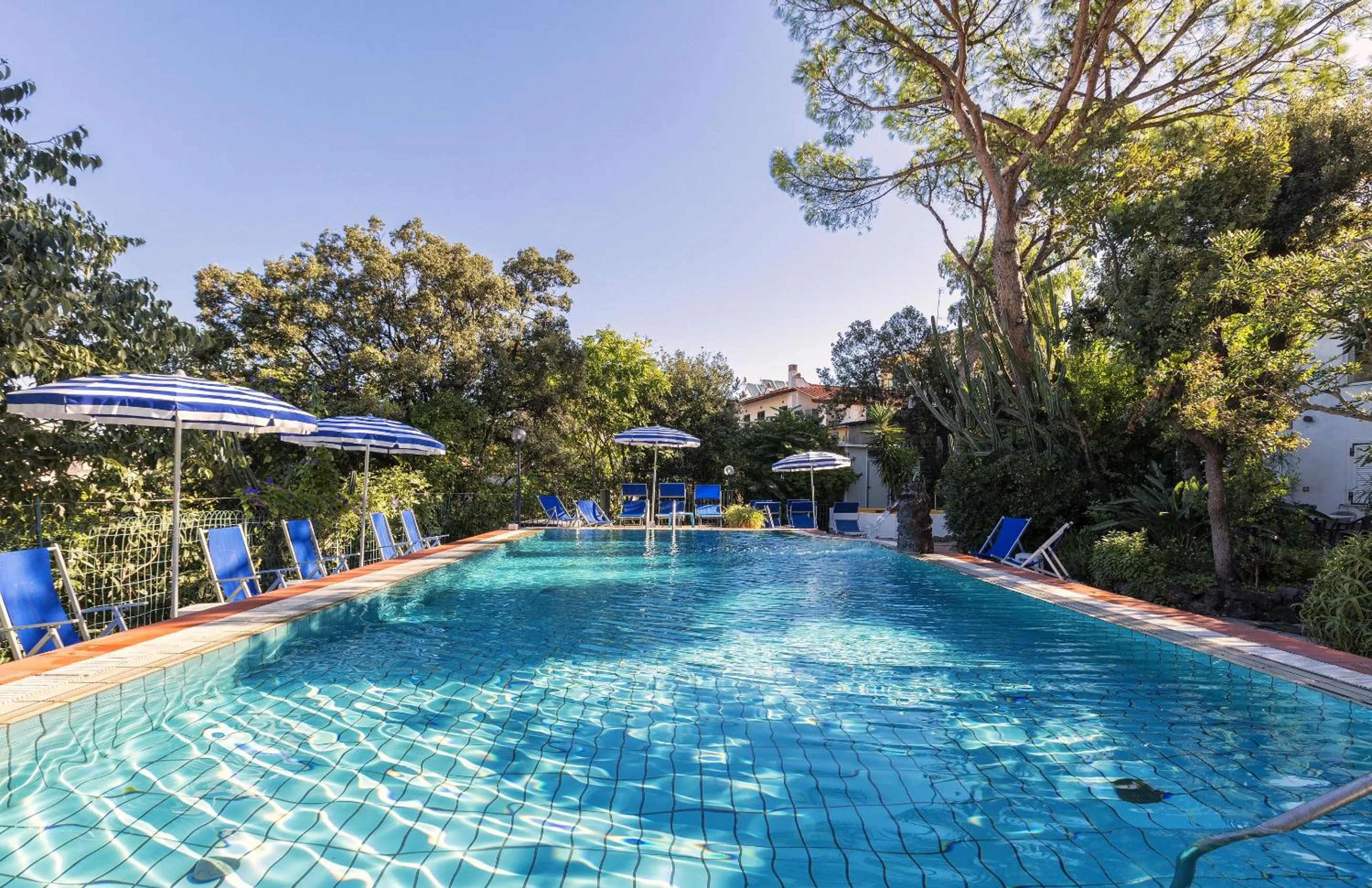 Swimming pool in Hotel Vittoria