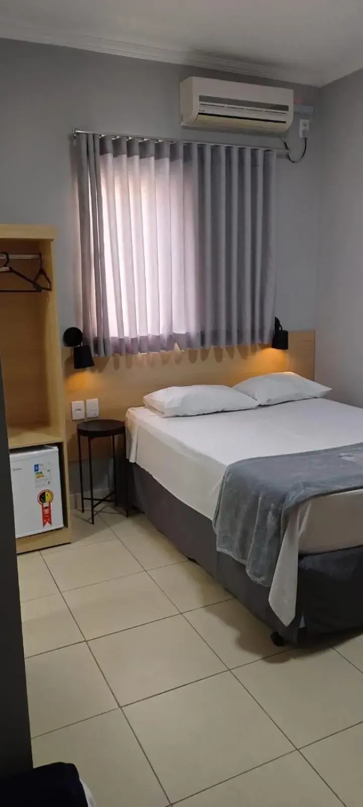 Triple Room - single occupancy - Disability Access in Hotel Graal Inn Queluz Triple Room - single occupancy - Disability Access in Hotel Graal Inn Queluz