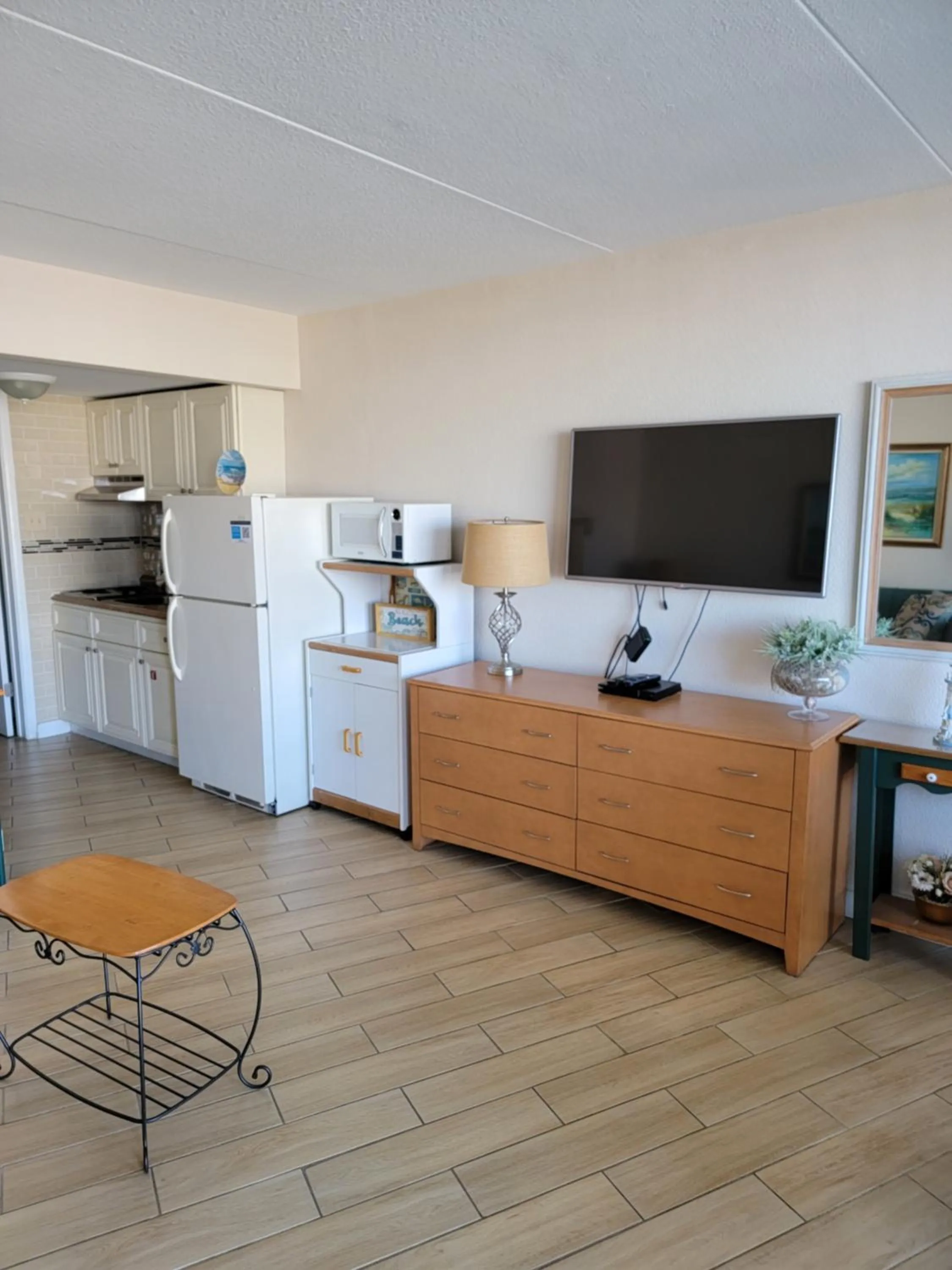 Kitchen or kitchenette in Nassau Inn Beachfront