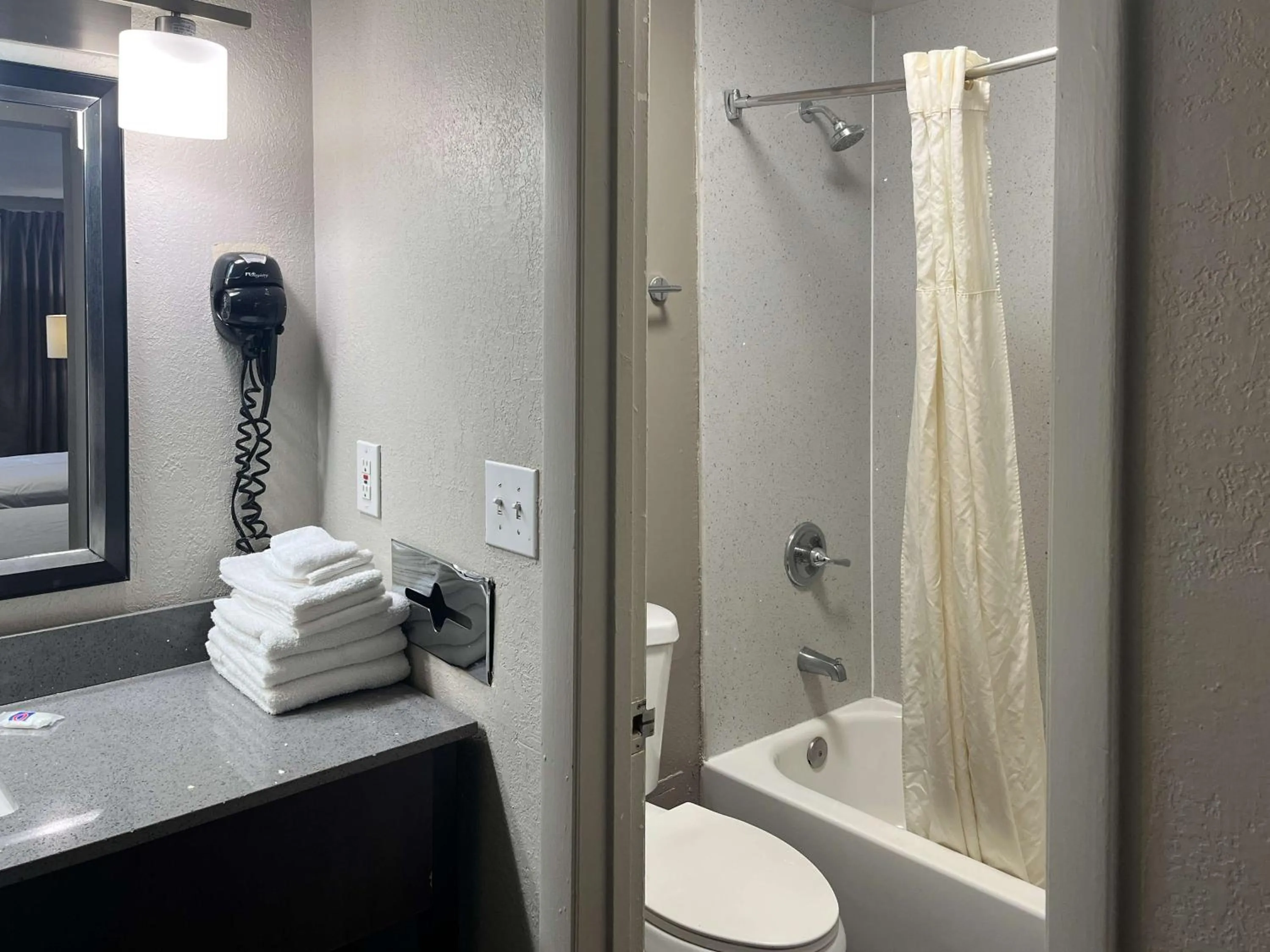Bathroom in Studio 6 Charlotte, NC – Airport South