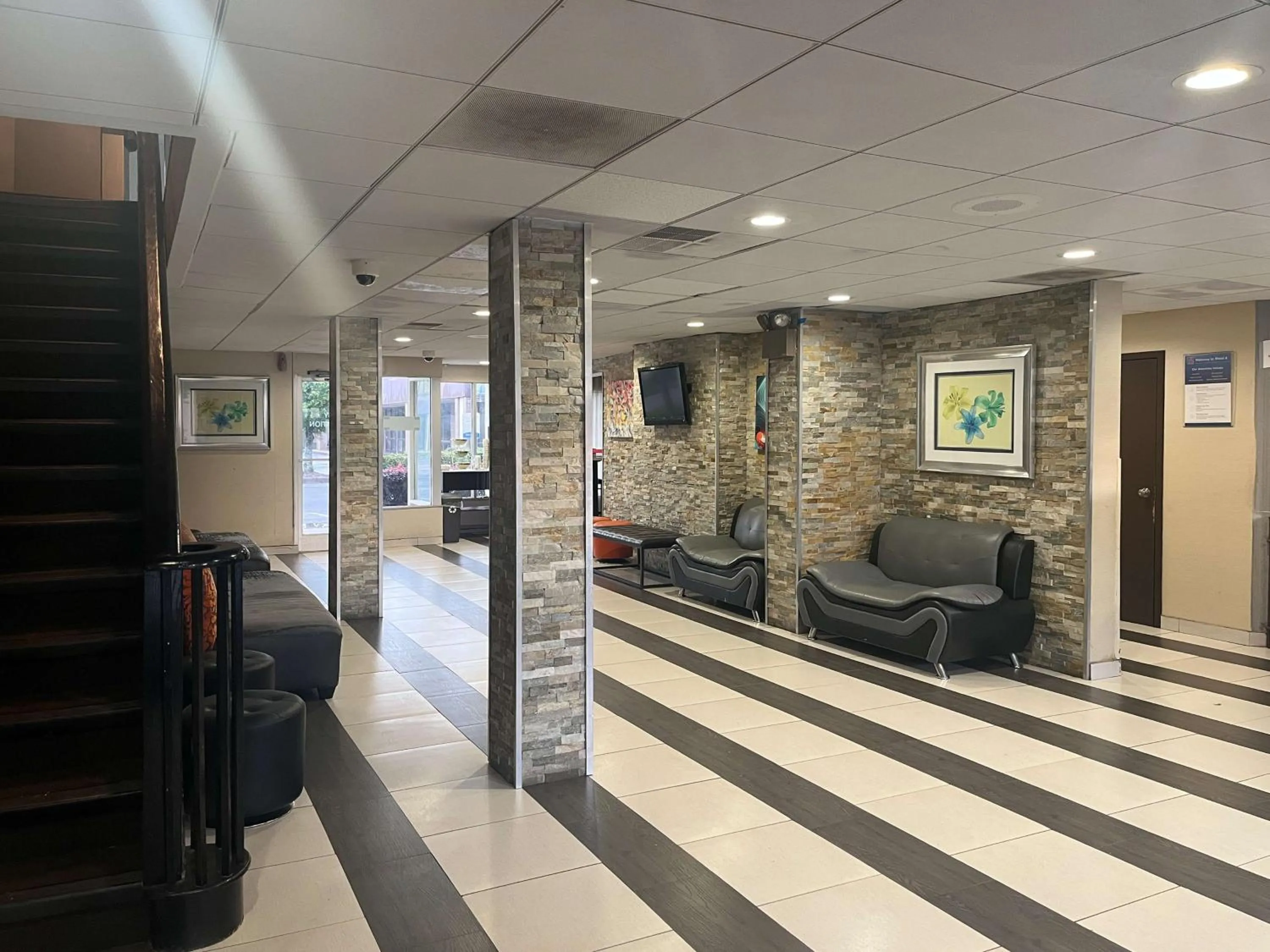 Lobby or reception in Studio 6 Charlotte, NC – Airport South