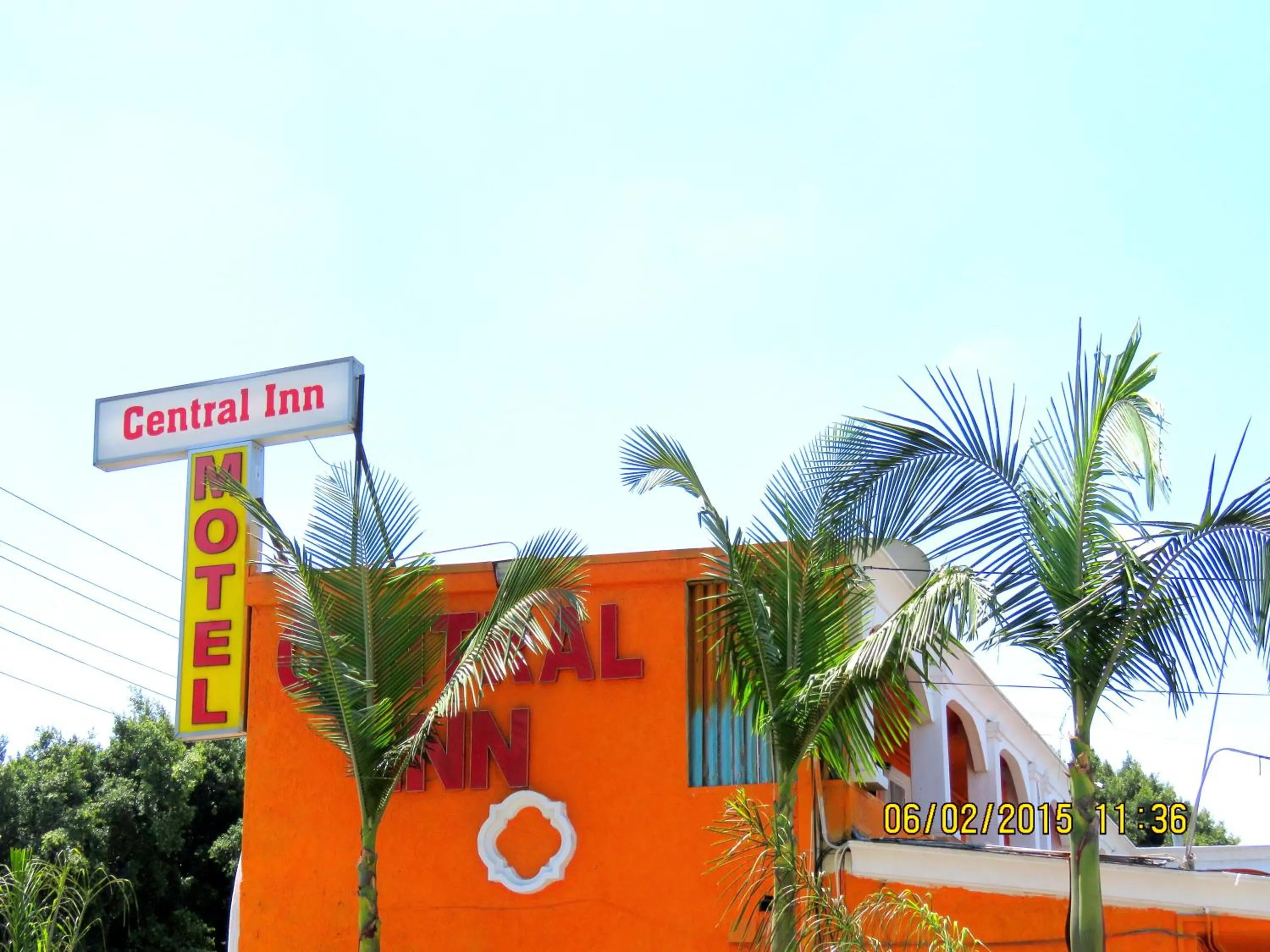 Facade/entrance in Central Inn Motel