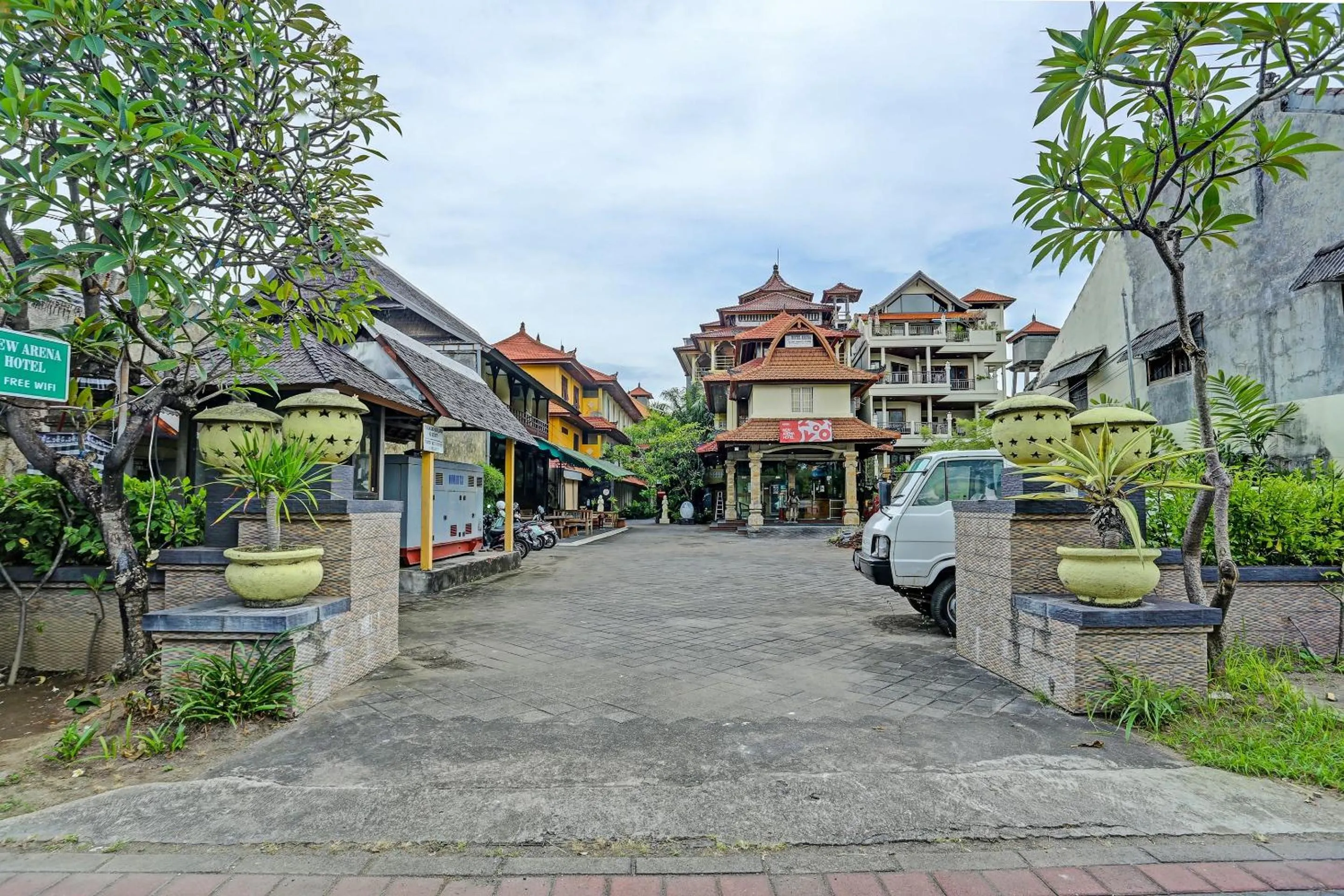 Facade/entrance in Collection O 91081 New Arena Hotel