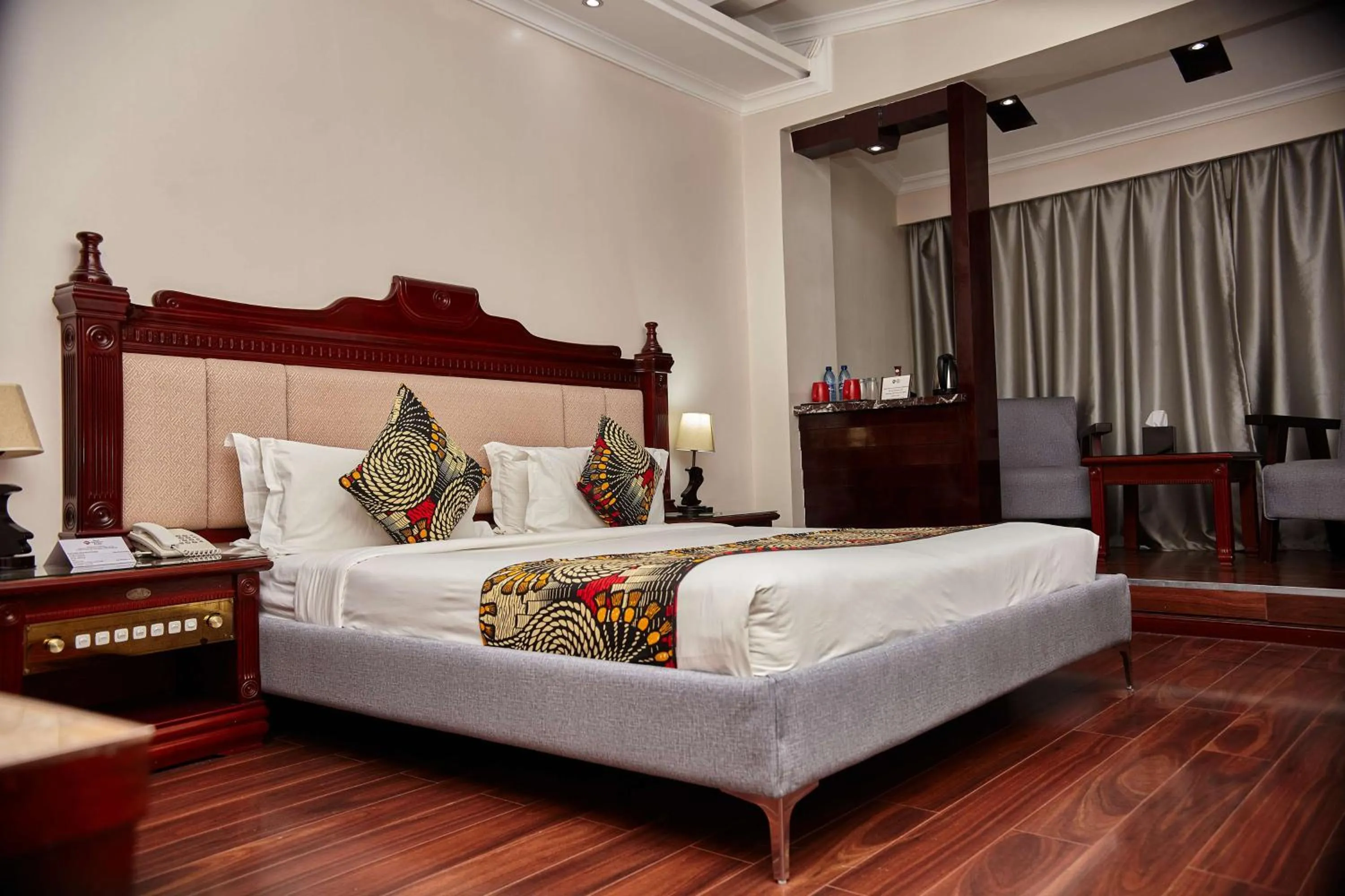 Bedroom, Bed in Best Western Plus Paramount Hotel