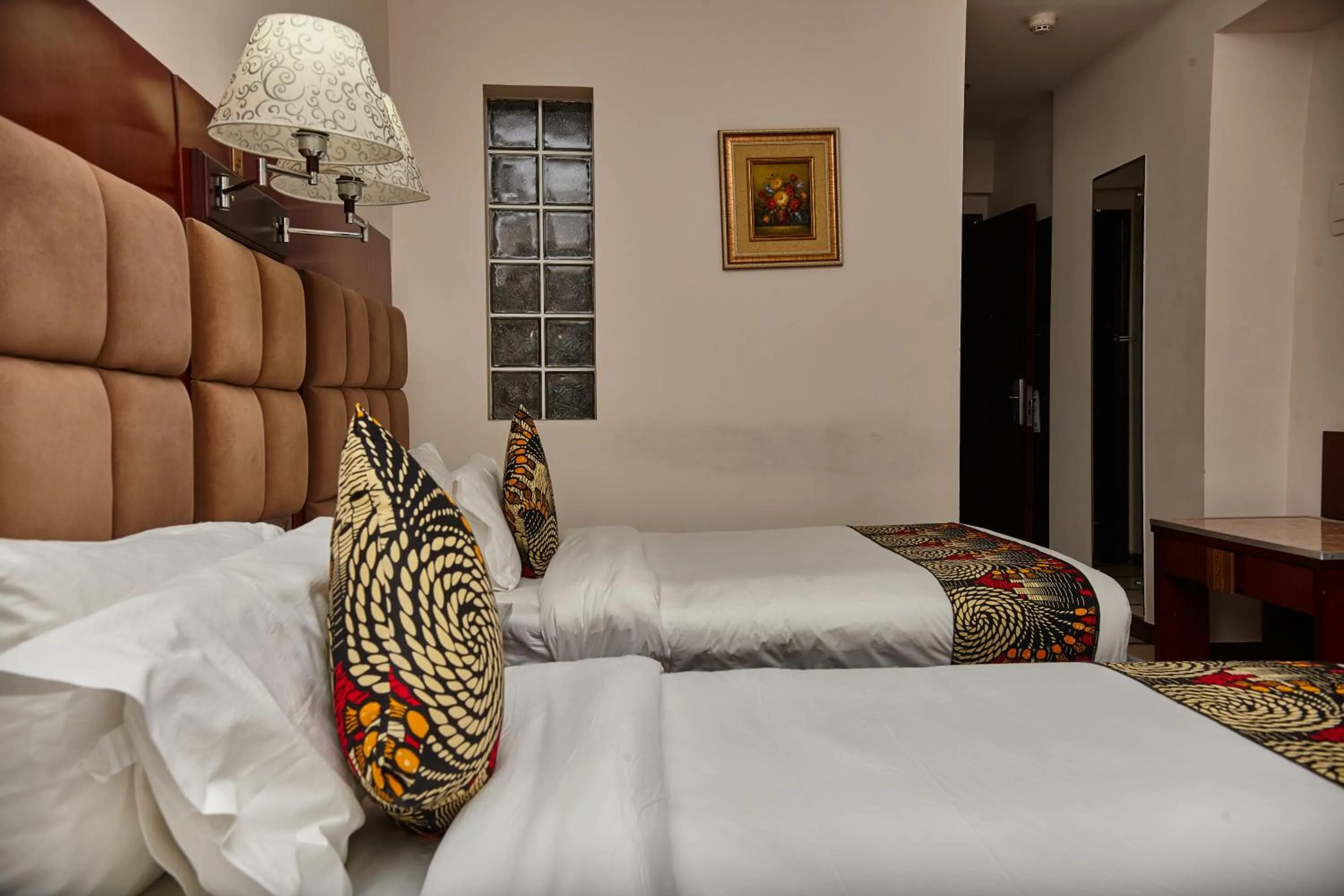 Bed in Best Western Plus Paramount Hotel