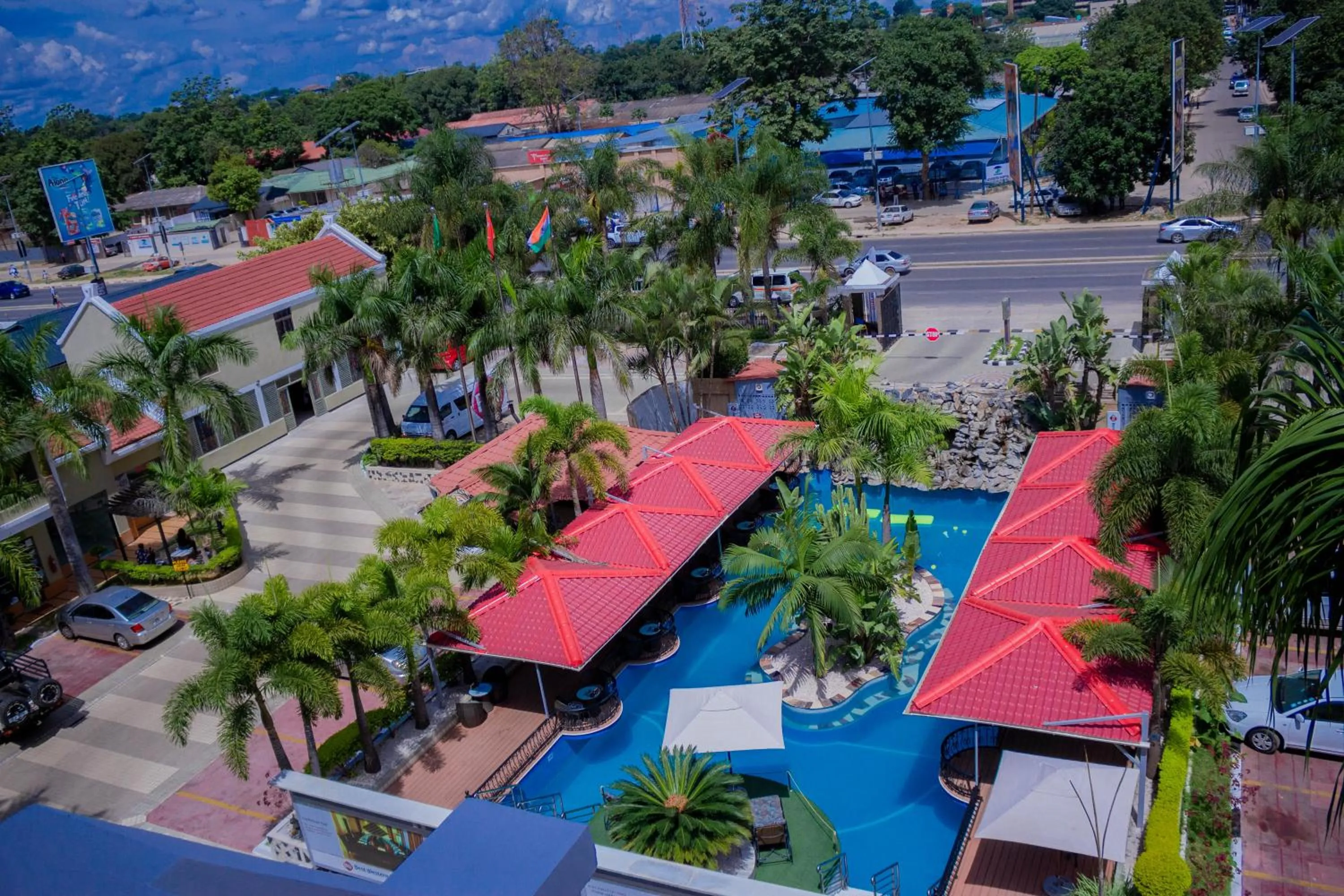 Swimming pool in Best Western Plus Paramount Hotel
