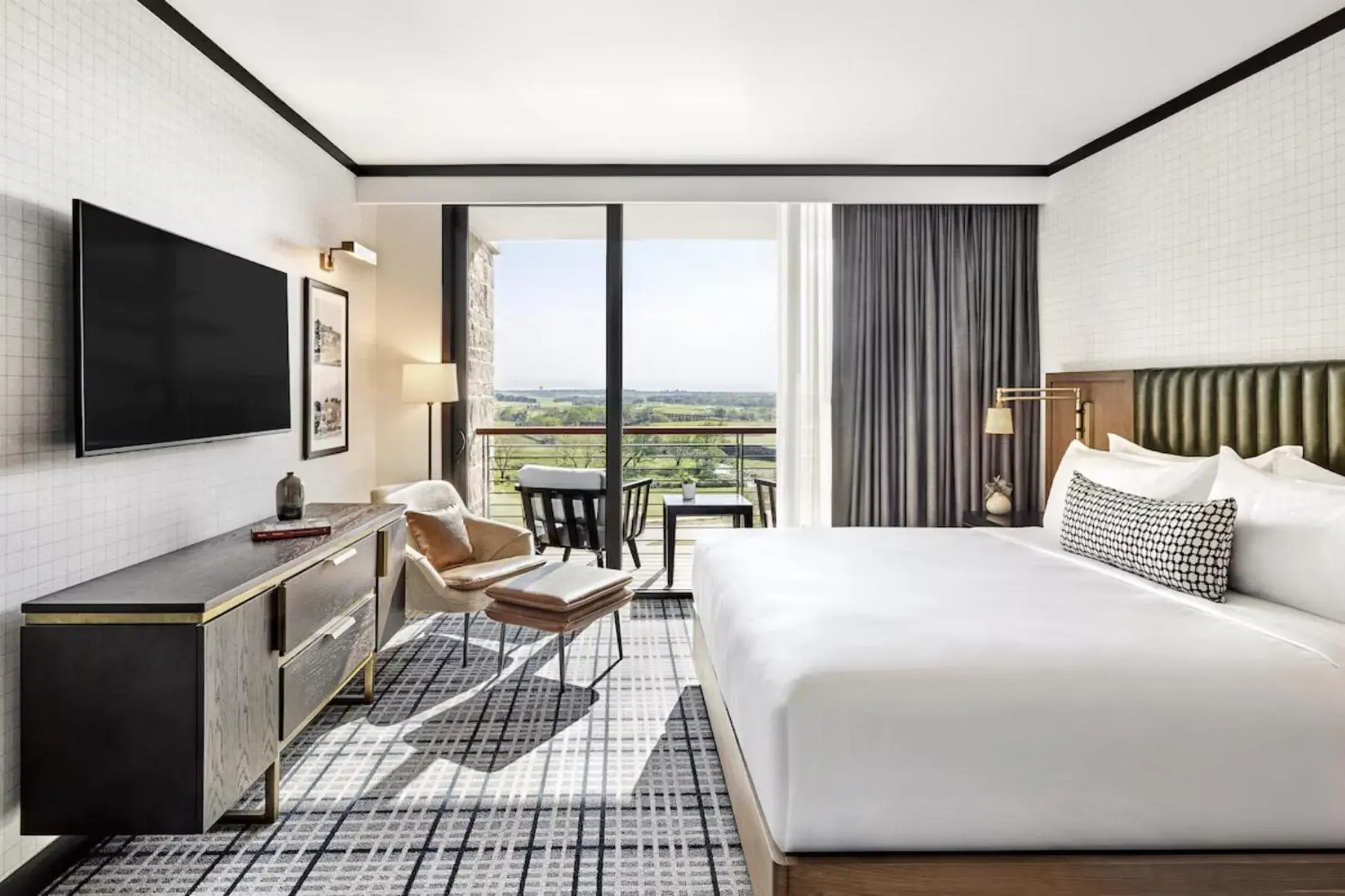 One Bedroom King Suite + Deluxe Room 2 Queen Beds in Omni PGA Frisco Resort by Suiteness One Bedroom King Suite + Deluxe Room 2 Queen Beds in Omni PGA Frisco Resort by Suiteness