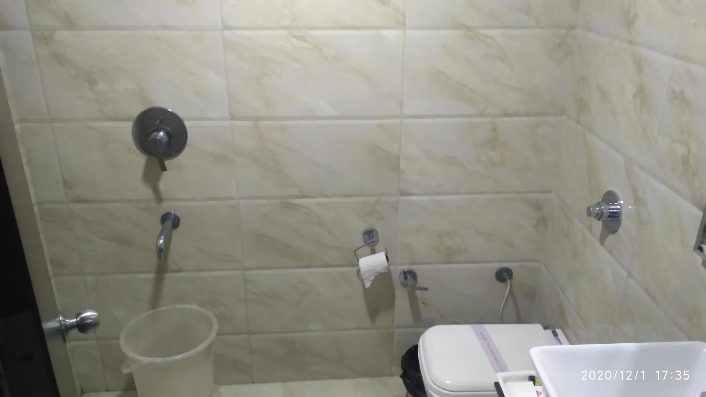 Bathroom in Hotel Popular