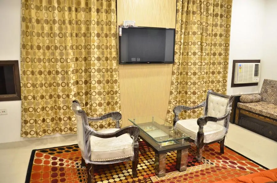 TV and multimedia in Hotel Popular