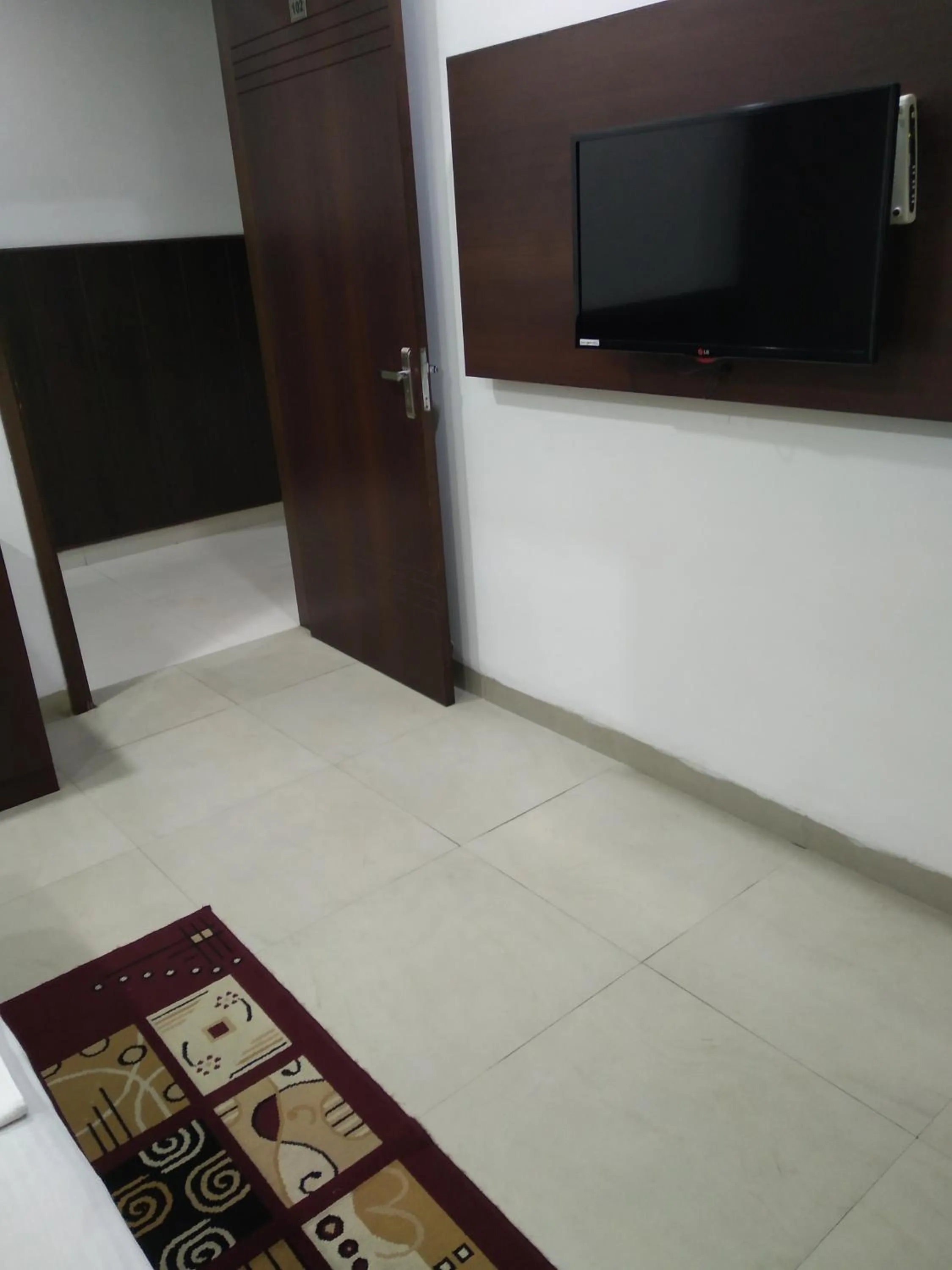 TV and multimedia in Hotel Popular