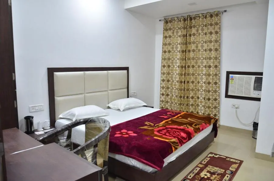 Bed in Hotel Popular