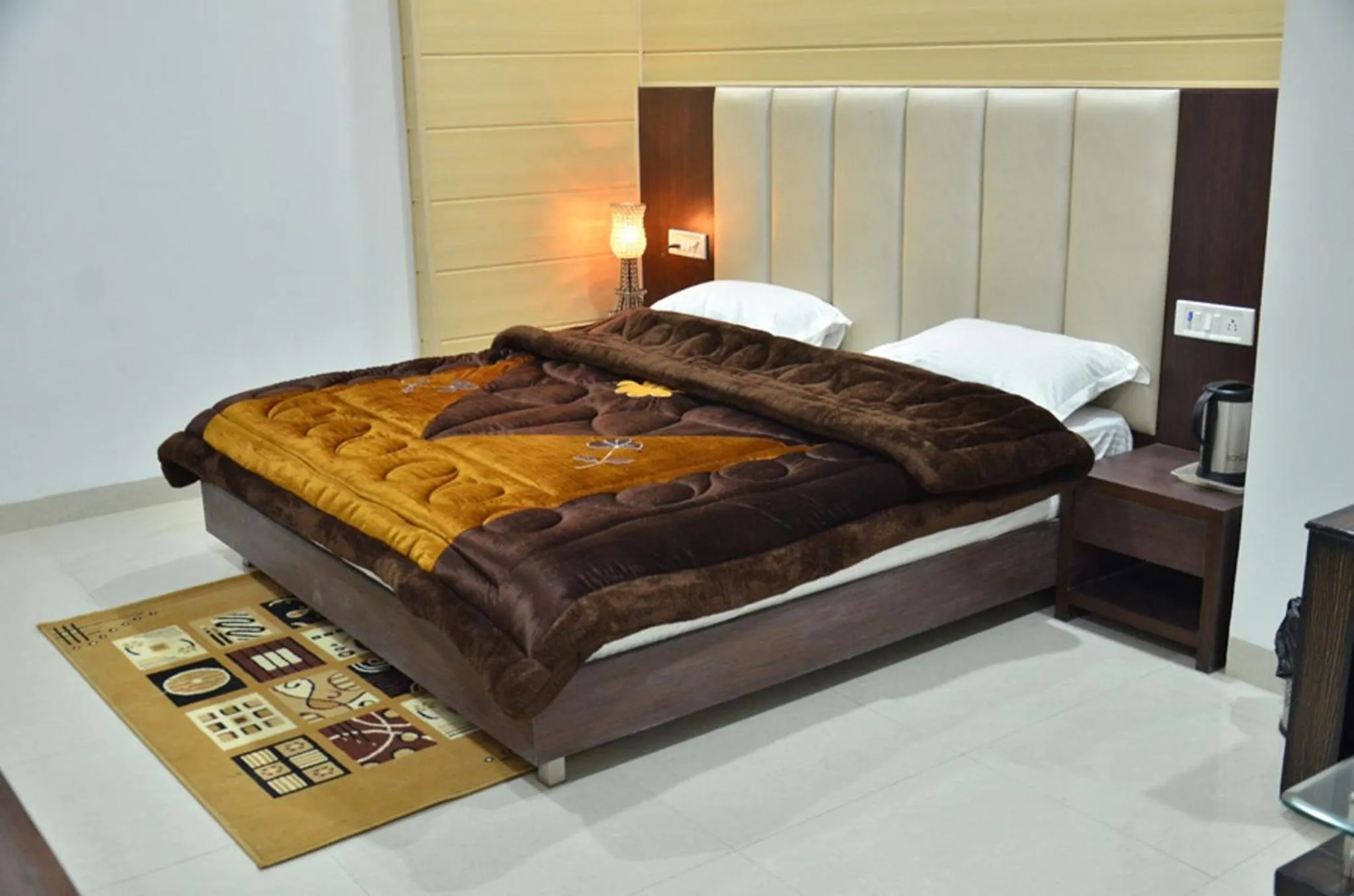 Bedroom, Bed in Hotel Popular