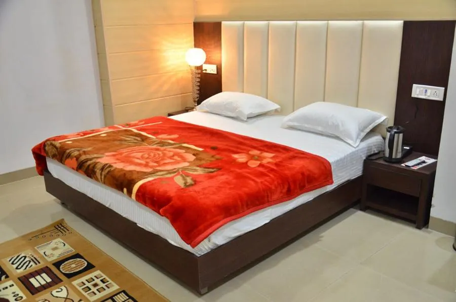 Bedroom, Bed in Hotel Popular